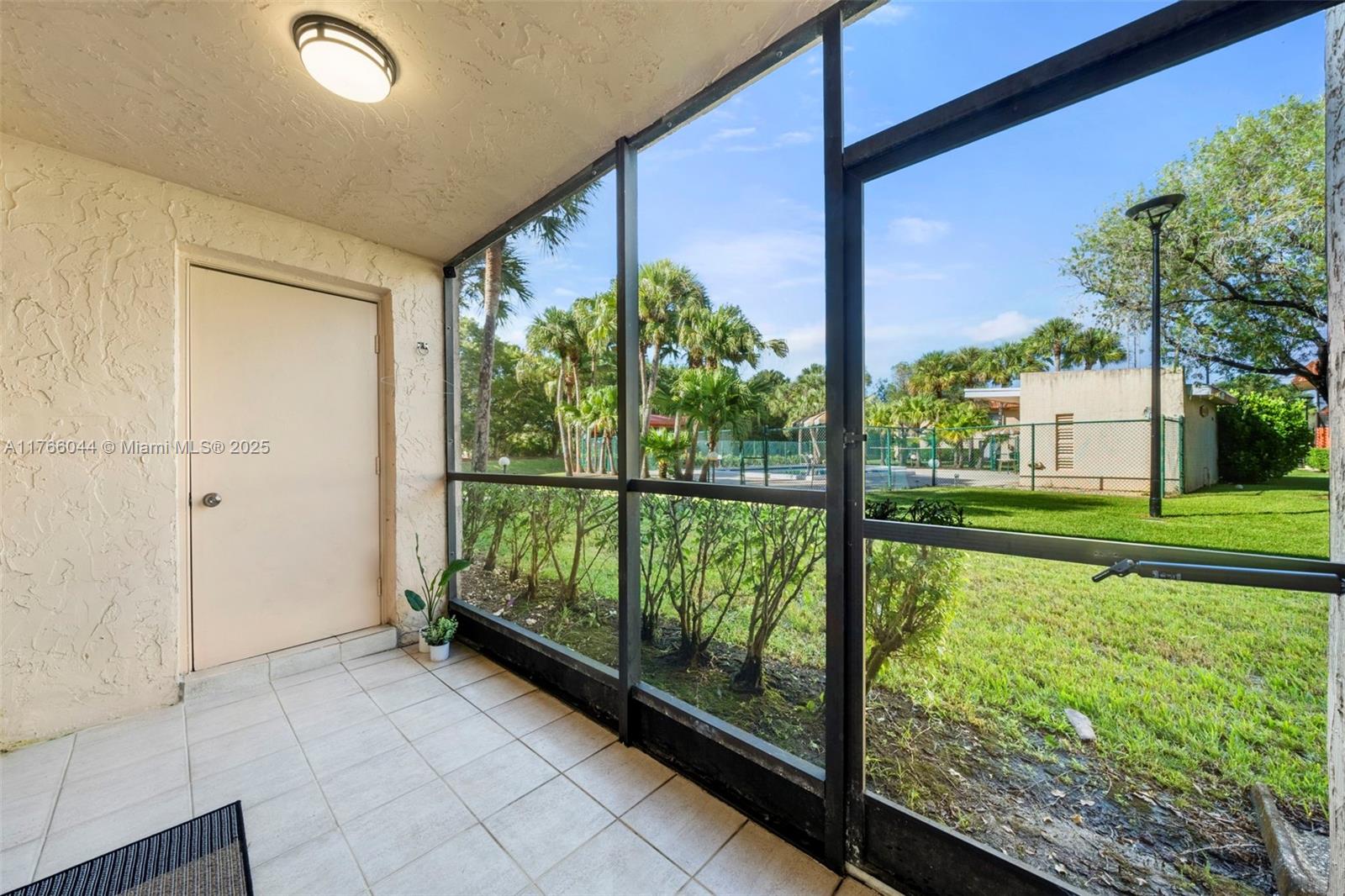 RACQUET CLUB APTS AT BONA - Residential