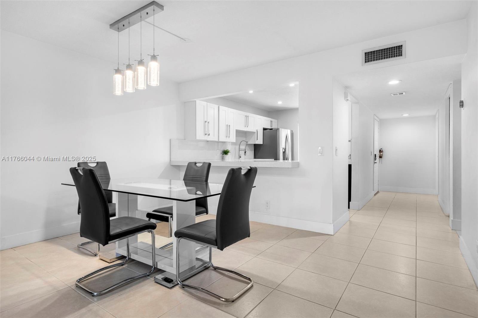RACQUET CLUB APTS AT BONA - Residential