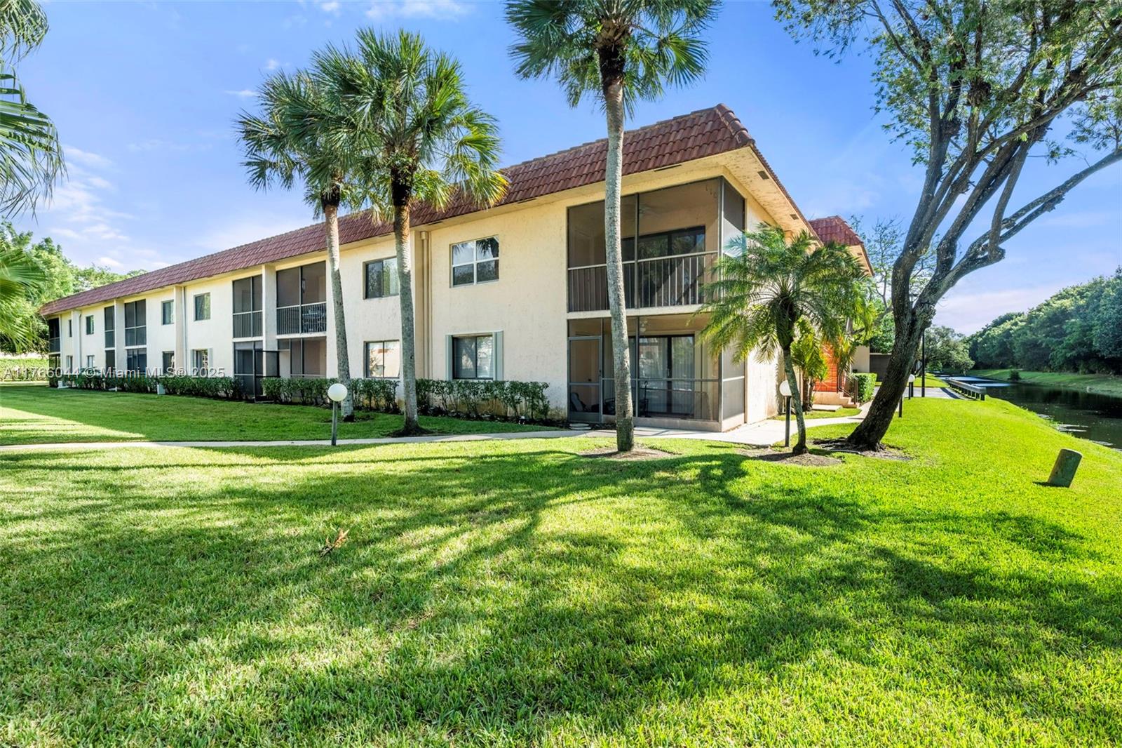 RACQUET CLUB APTS AT BONA - Residential