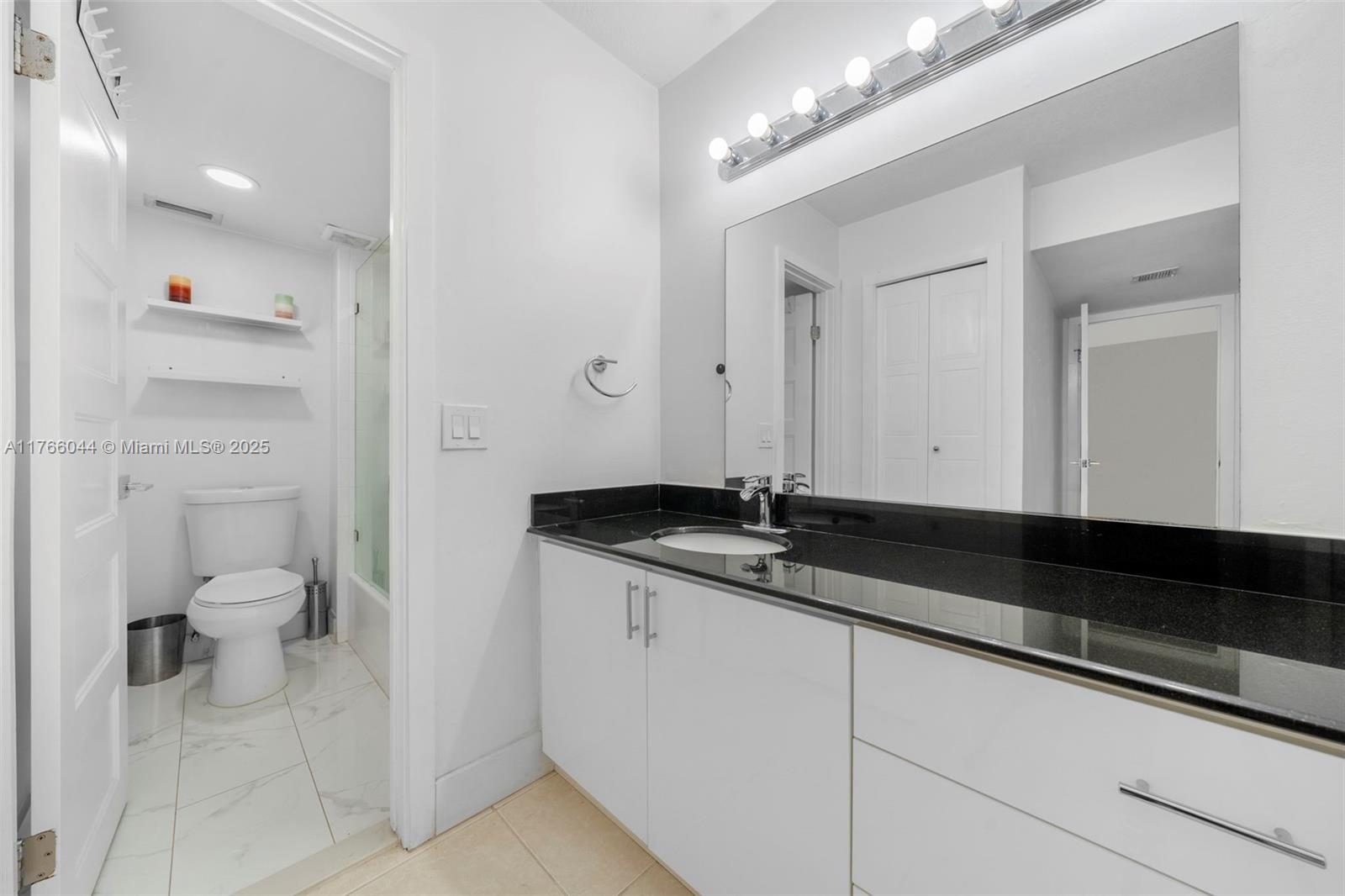 RACQUET CLUB APTS AT BONA - Residential