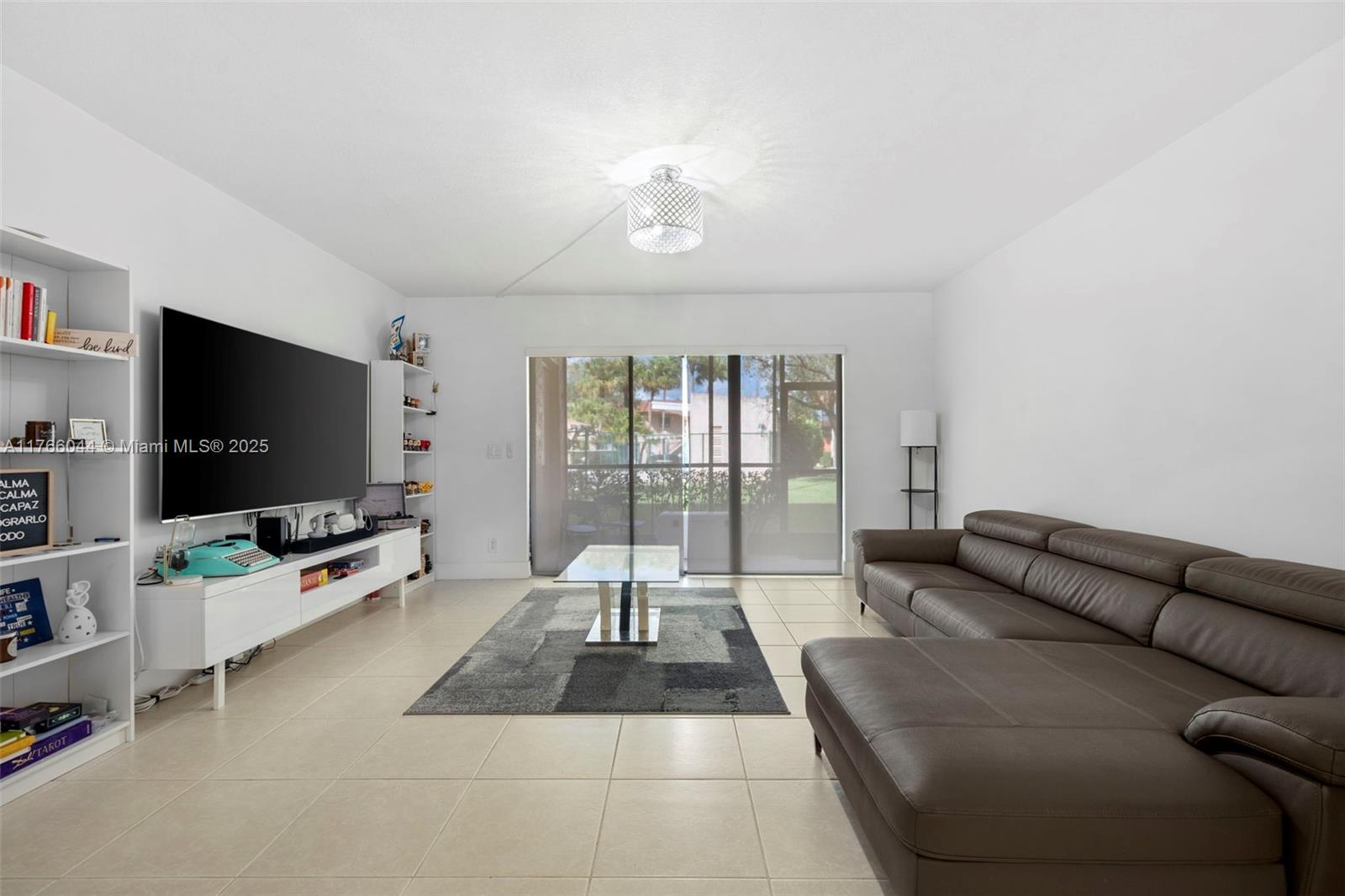 RACQUET CLUB APTS AT BONA - Residential