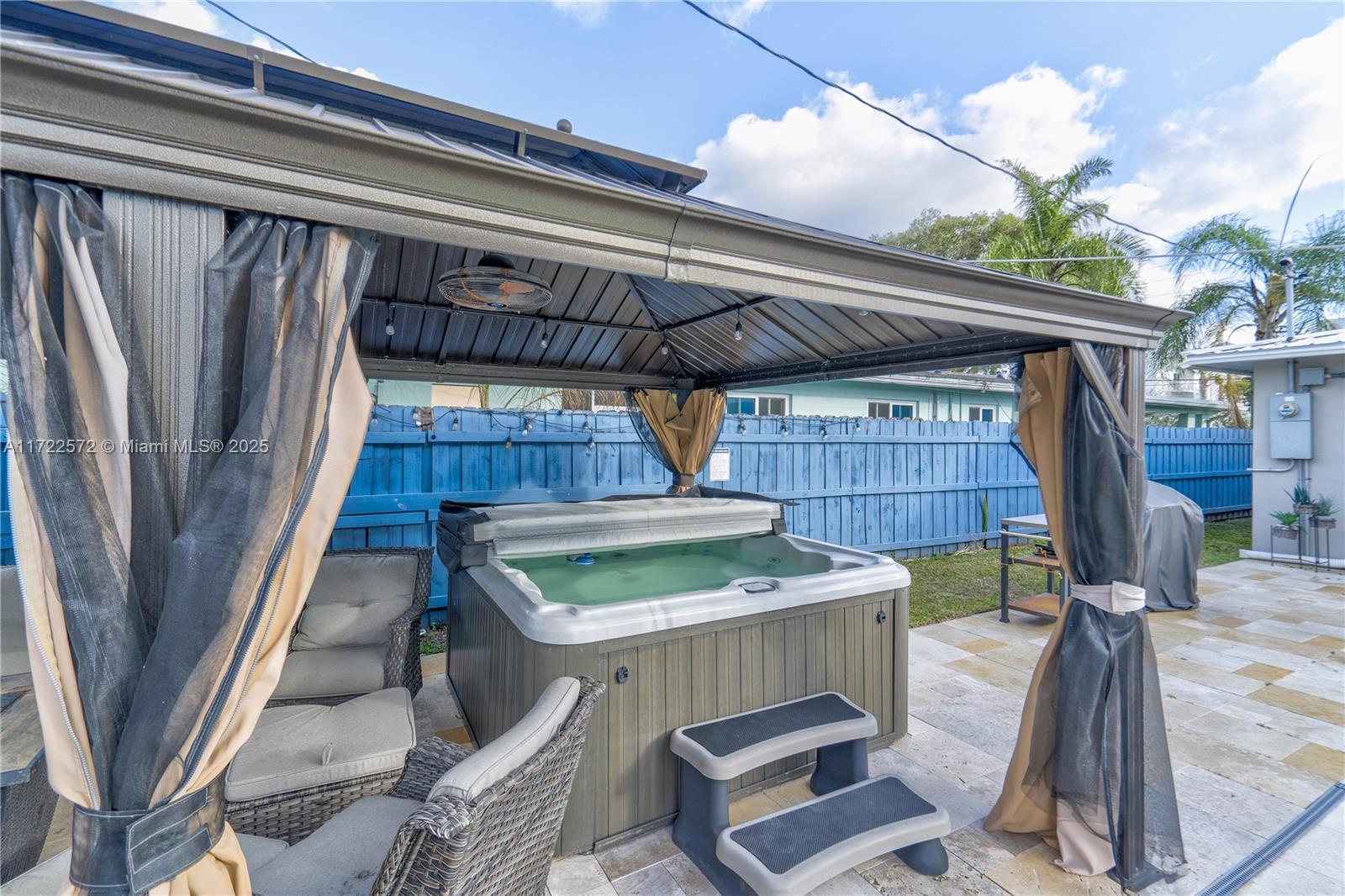 ROYAL PALM VISTA - Residential