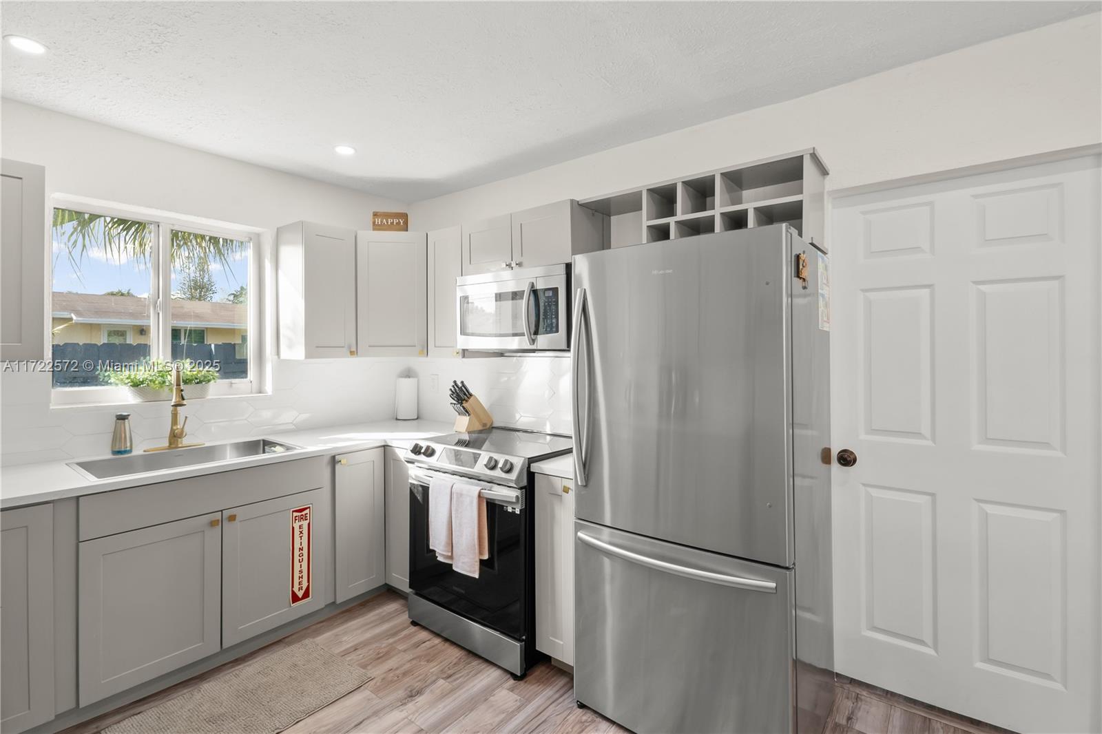 ROYAL PALM VISTA - Residential