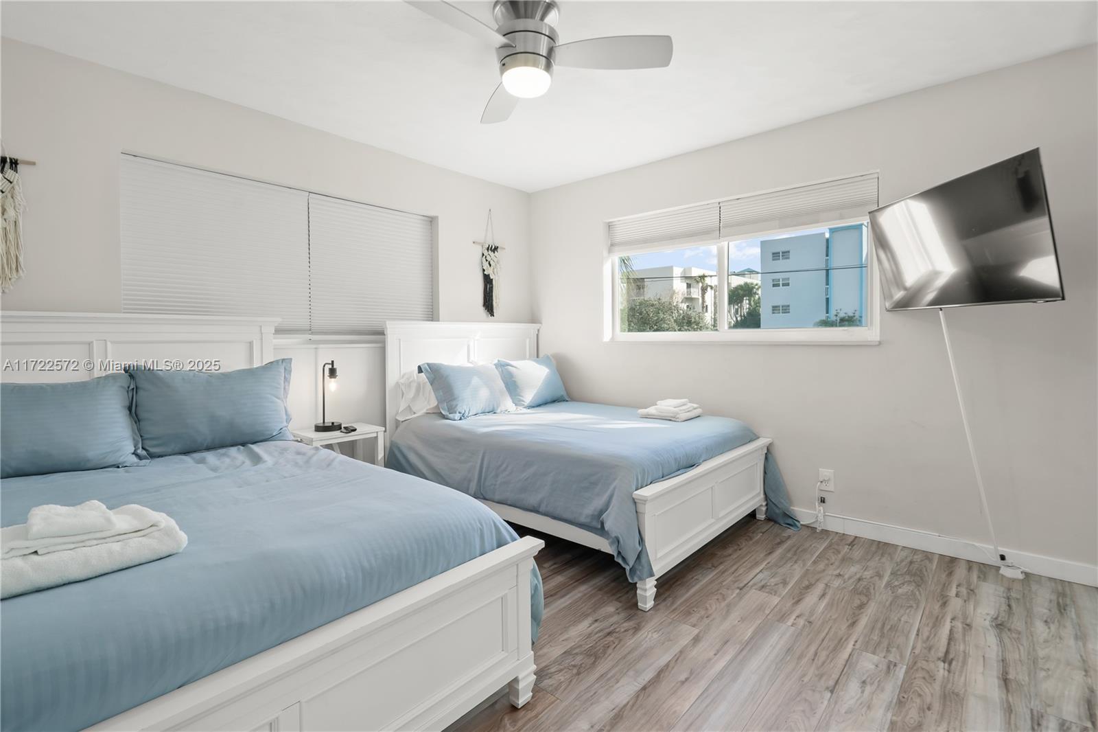 ROYAL PALM VISTA - Residential