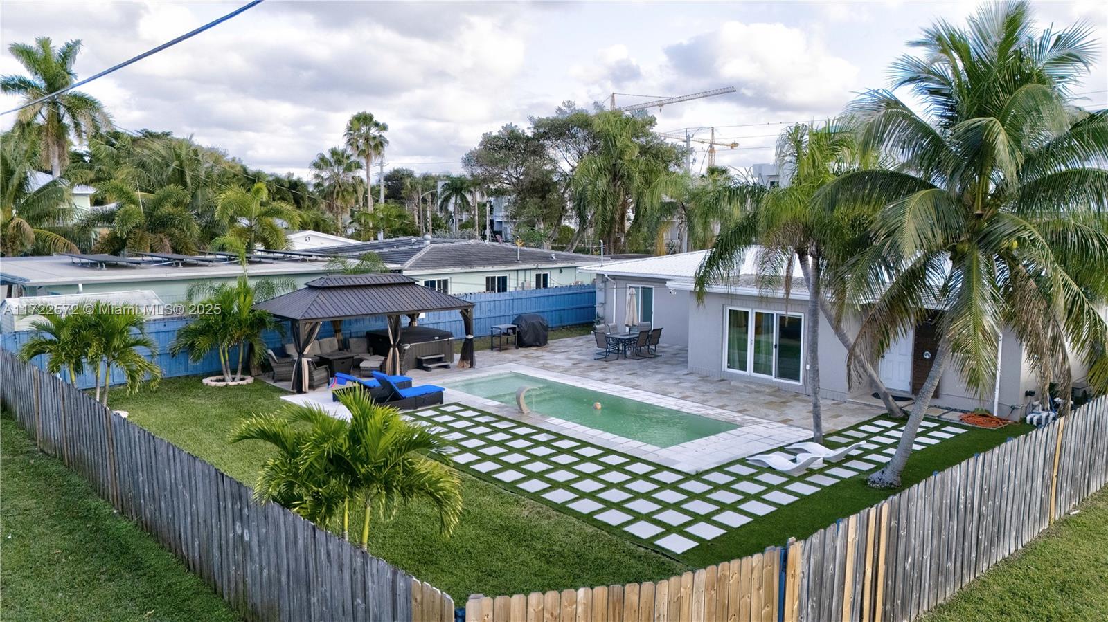 ROYAL PALM VISTA - Residential