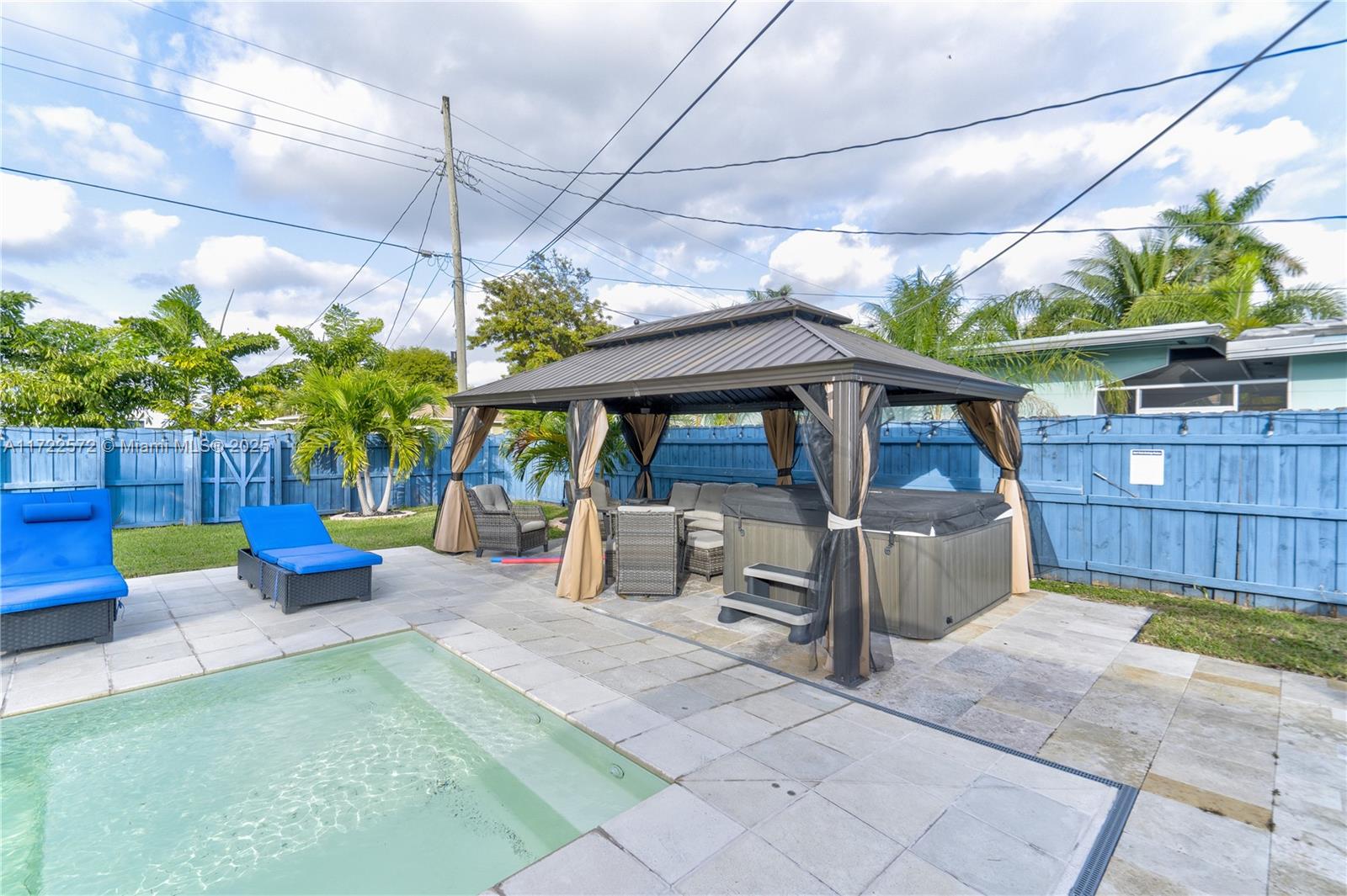 ROYAL PALM VISTA - Residential
