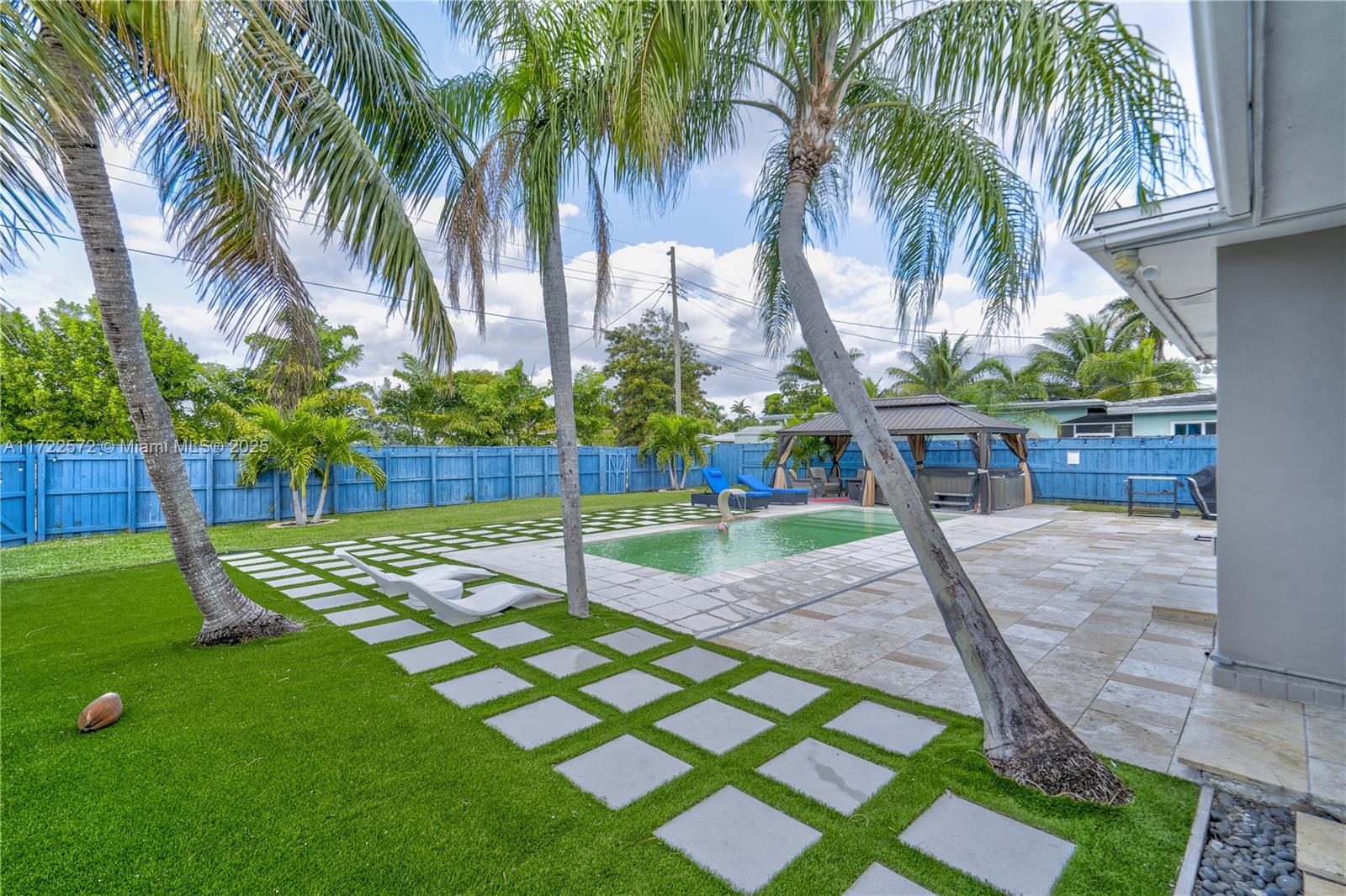 ROYAL PALM VISTA - Residential