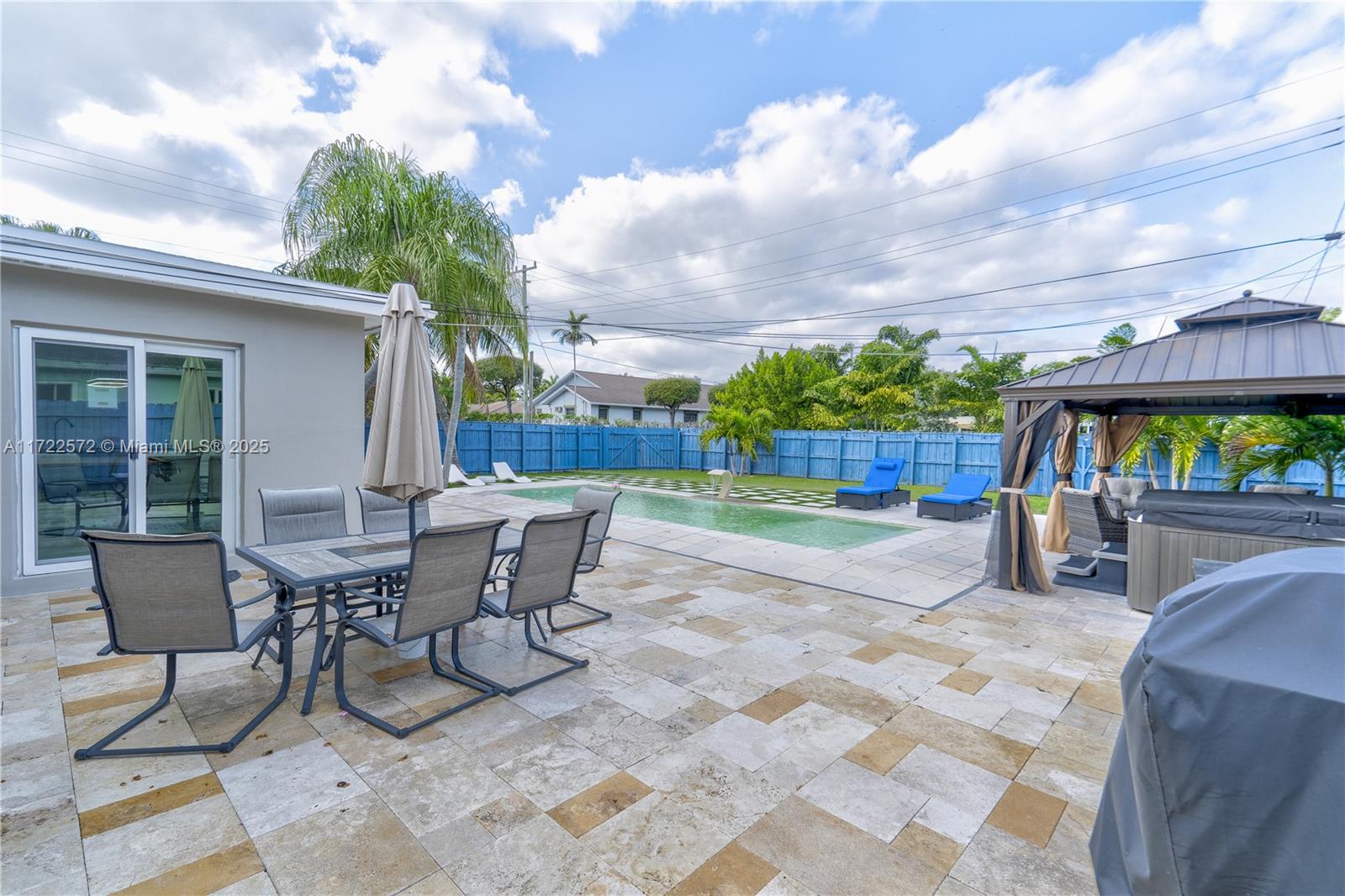 ROYAL PALM VISTA - Residential
