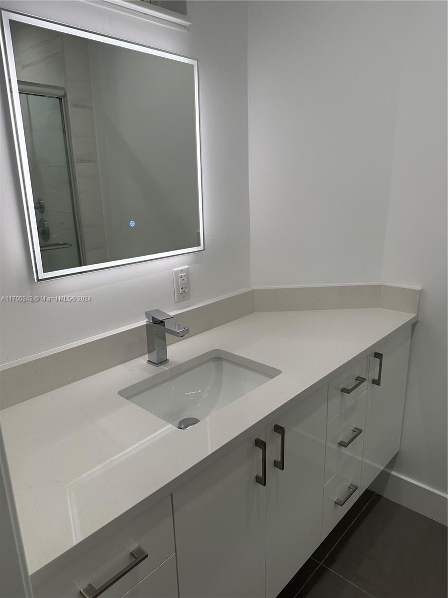 10210 LANAI CONDO - Residential