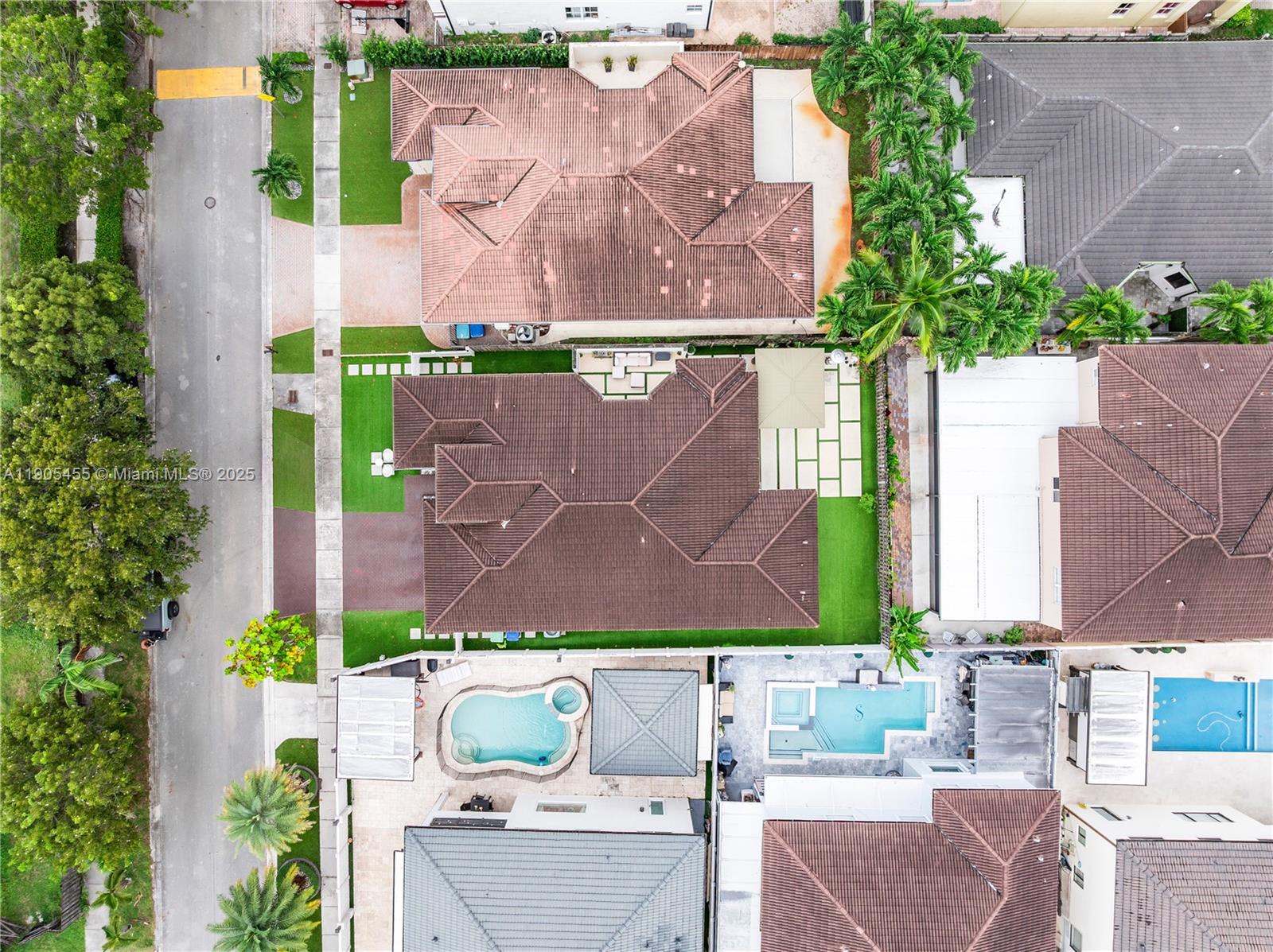 CENTURY GARDENS - Residential