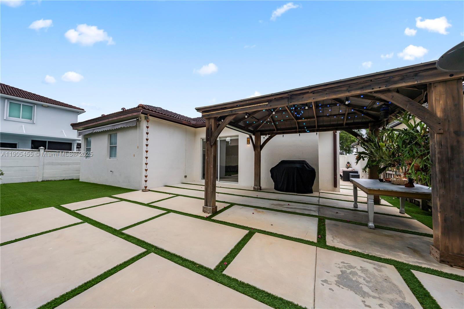 CENTURY GARDENS - Residential