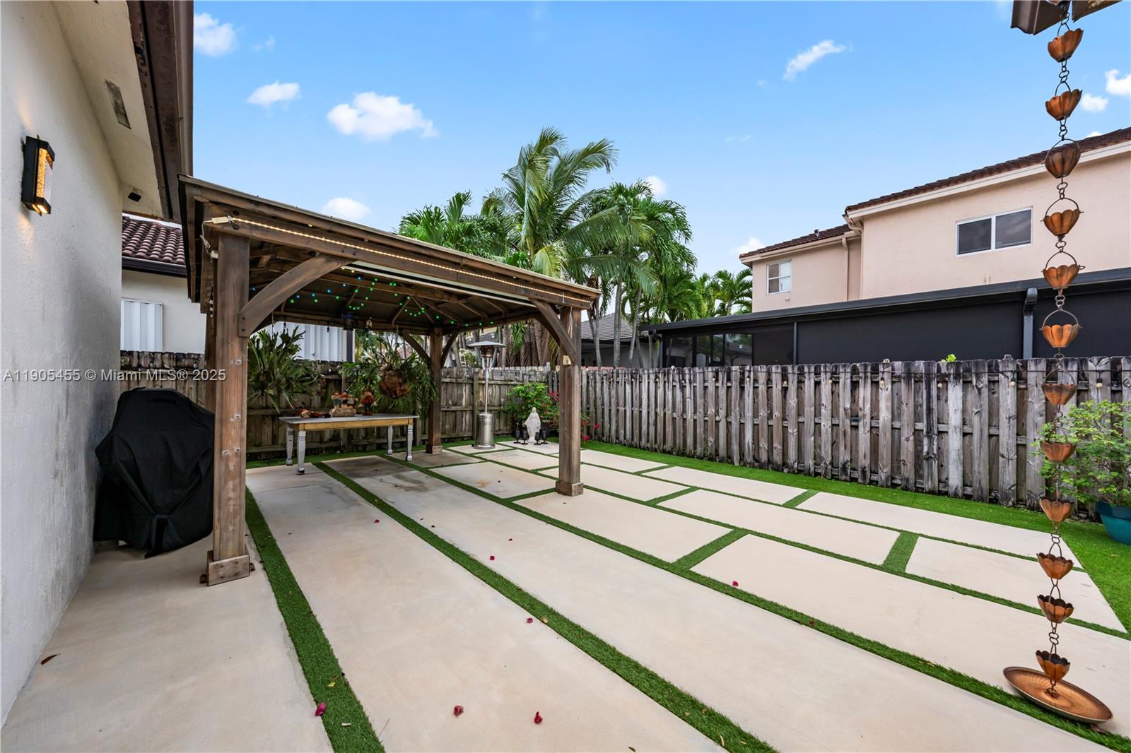 CENTURY GARDENS - Residential