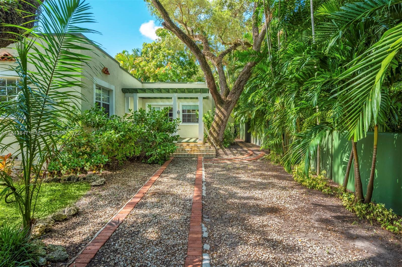 ESPANOLA HEIGHTS - Residential