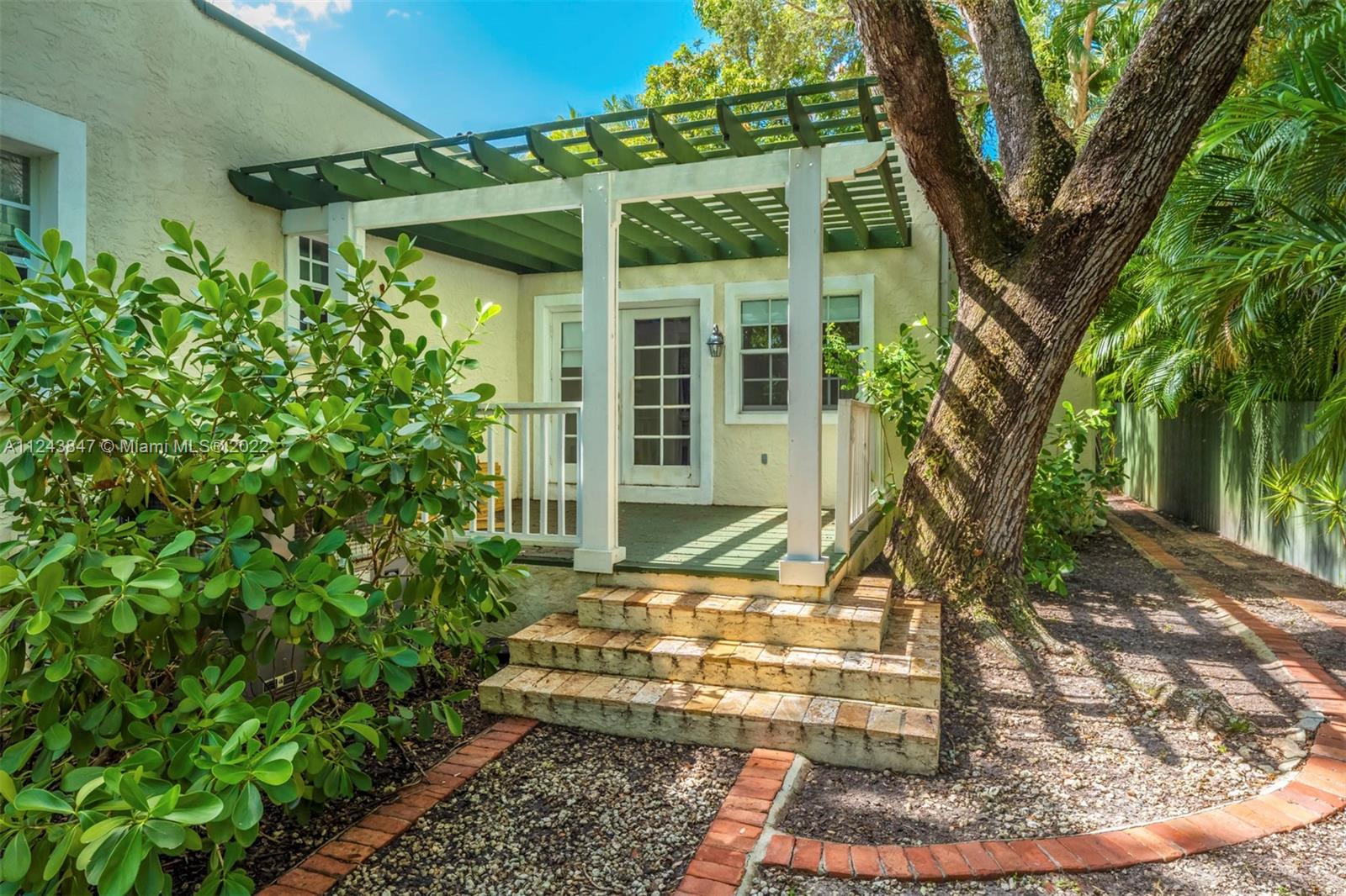 ESPANOLA HEIGHTS - Residential