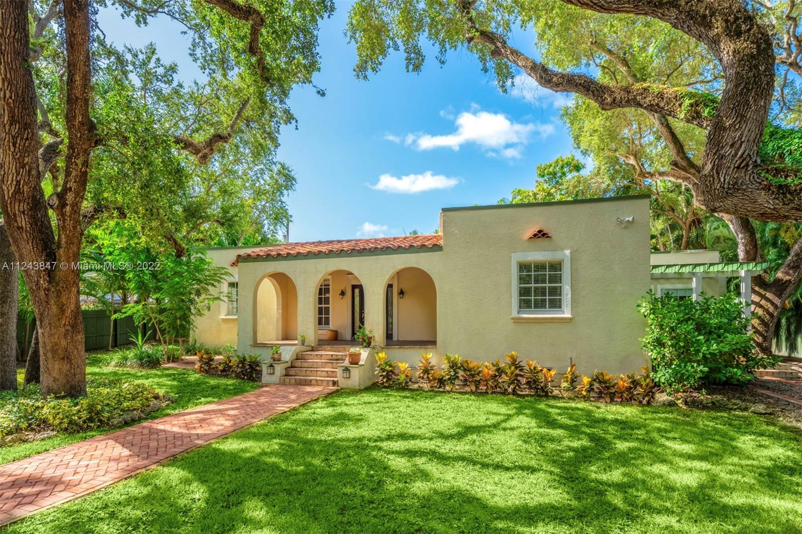 ESPANOLA HEIGHTS - Residential