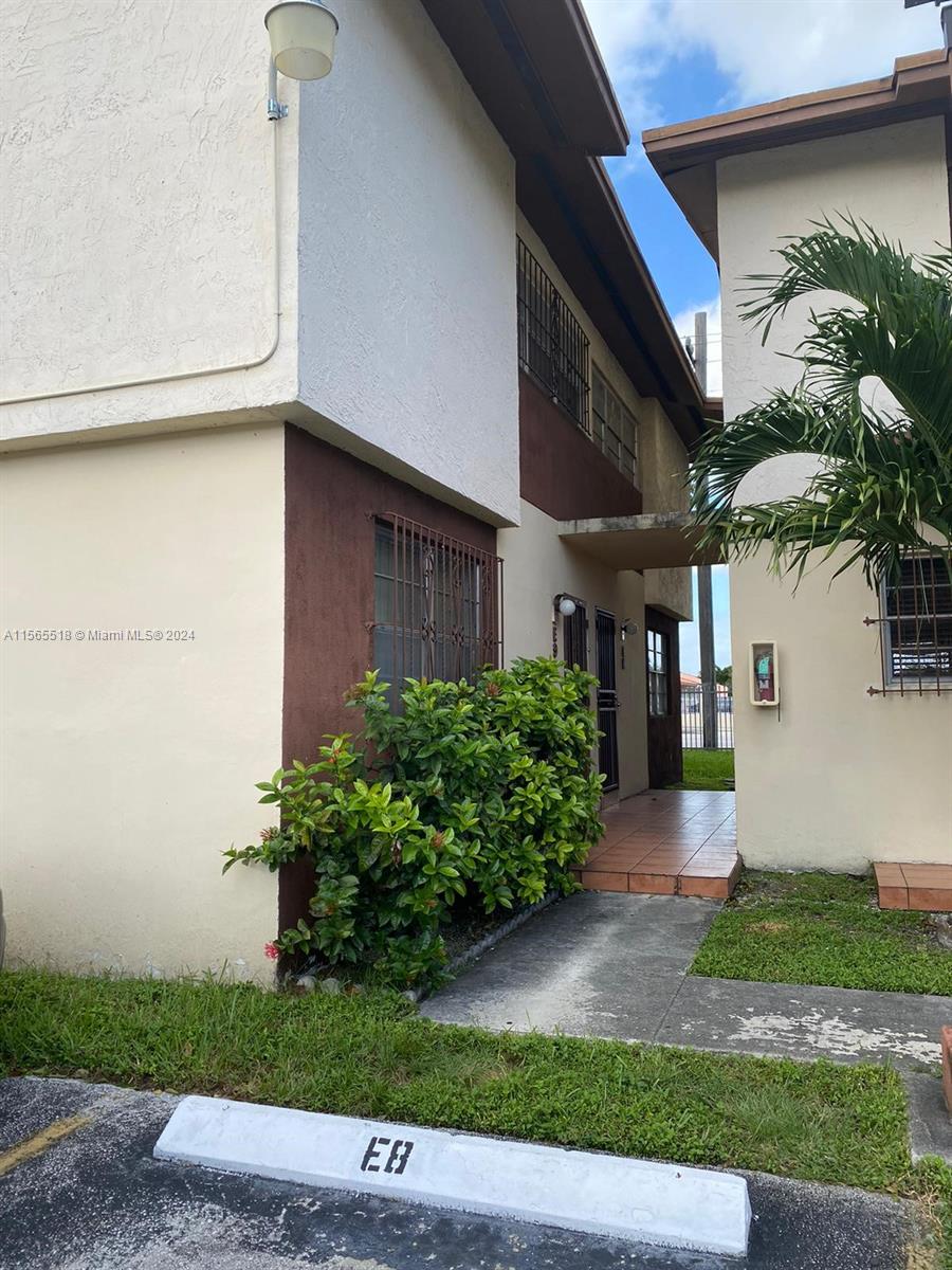 Property for Sale at 10 Sw 108th Ave E8, Sweetwater, Miami-Dade County, Florida - Bedrooms: 3 
Bathrooms: 2  - $349,000