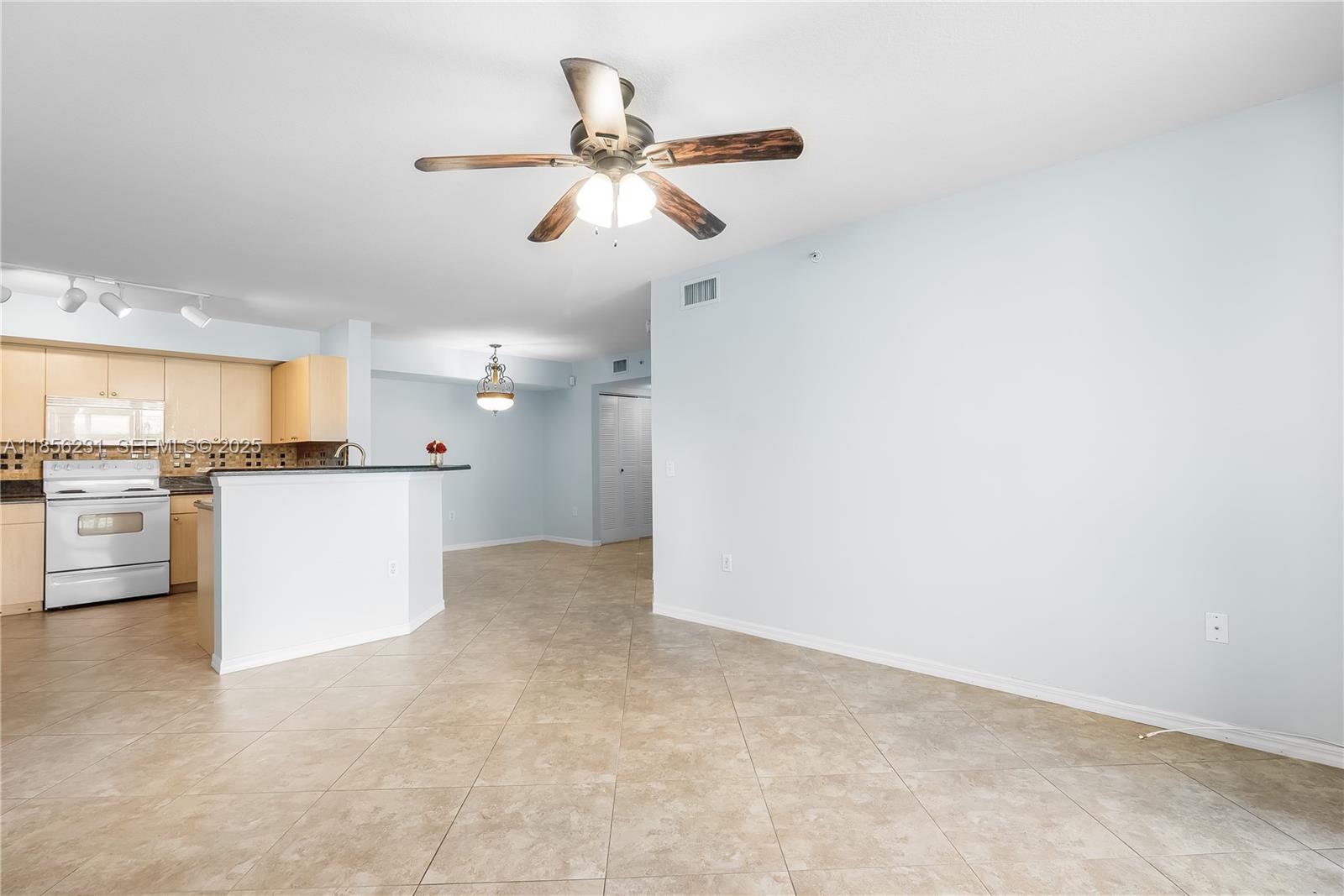 VILLA DEL SOL CONDO - Residential Lease