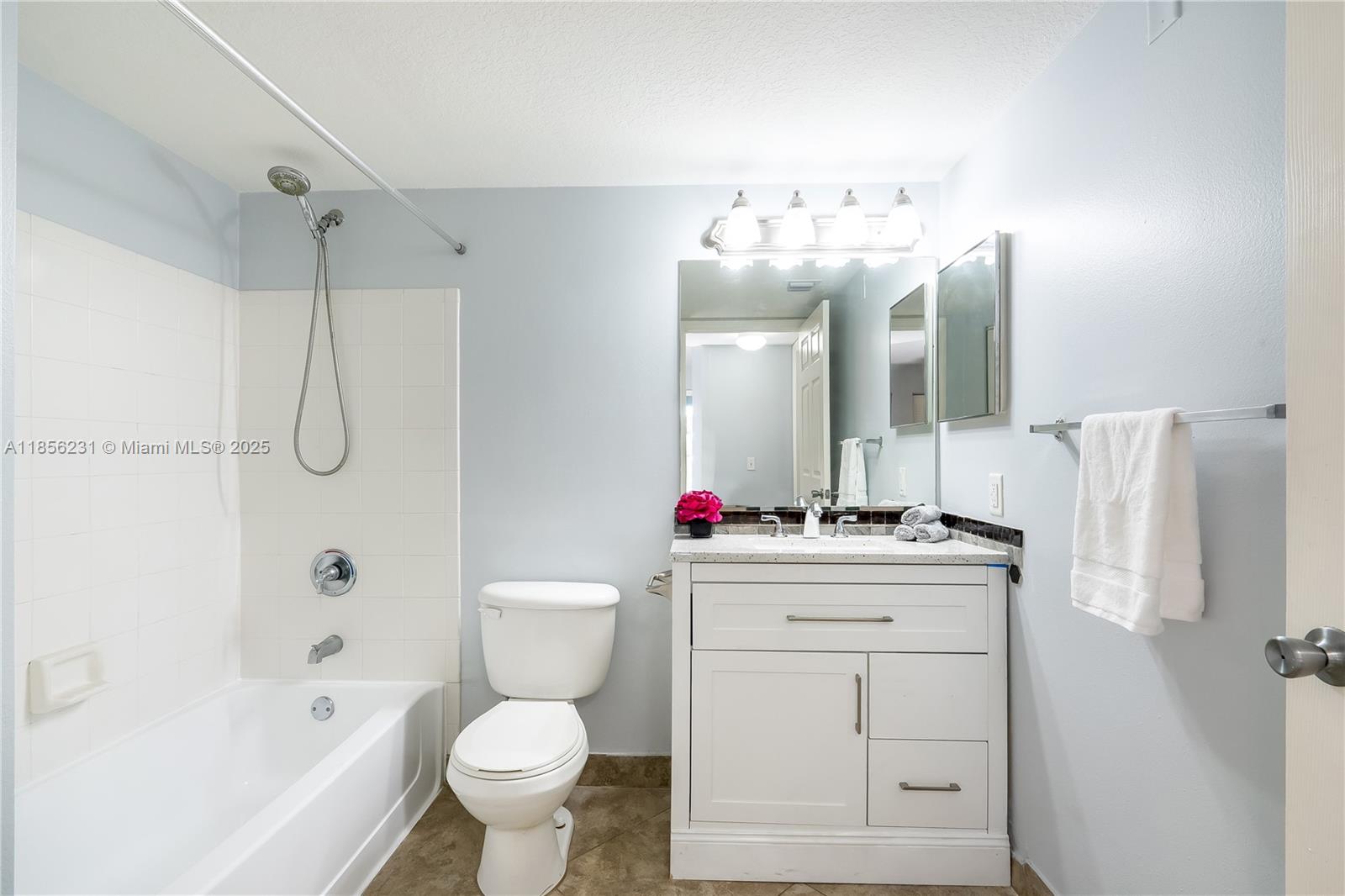 VILLA DEL SOL CONDO - Residential Lease