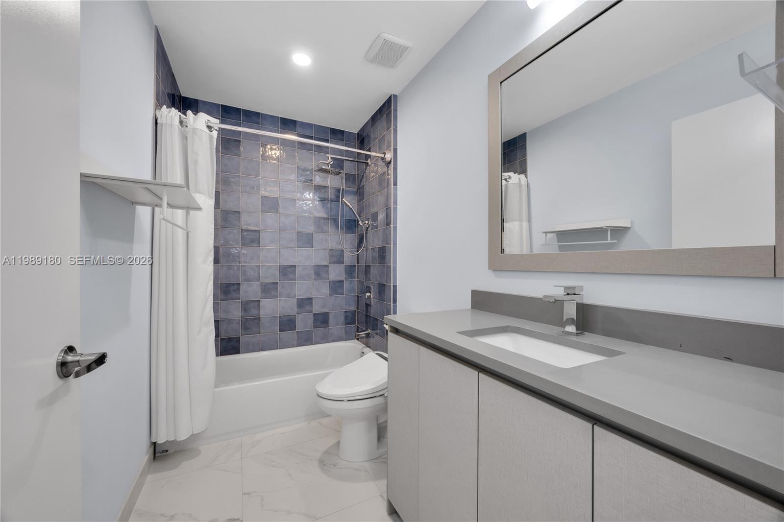 RIVERWOOD - Residential