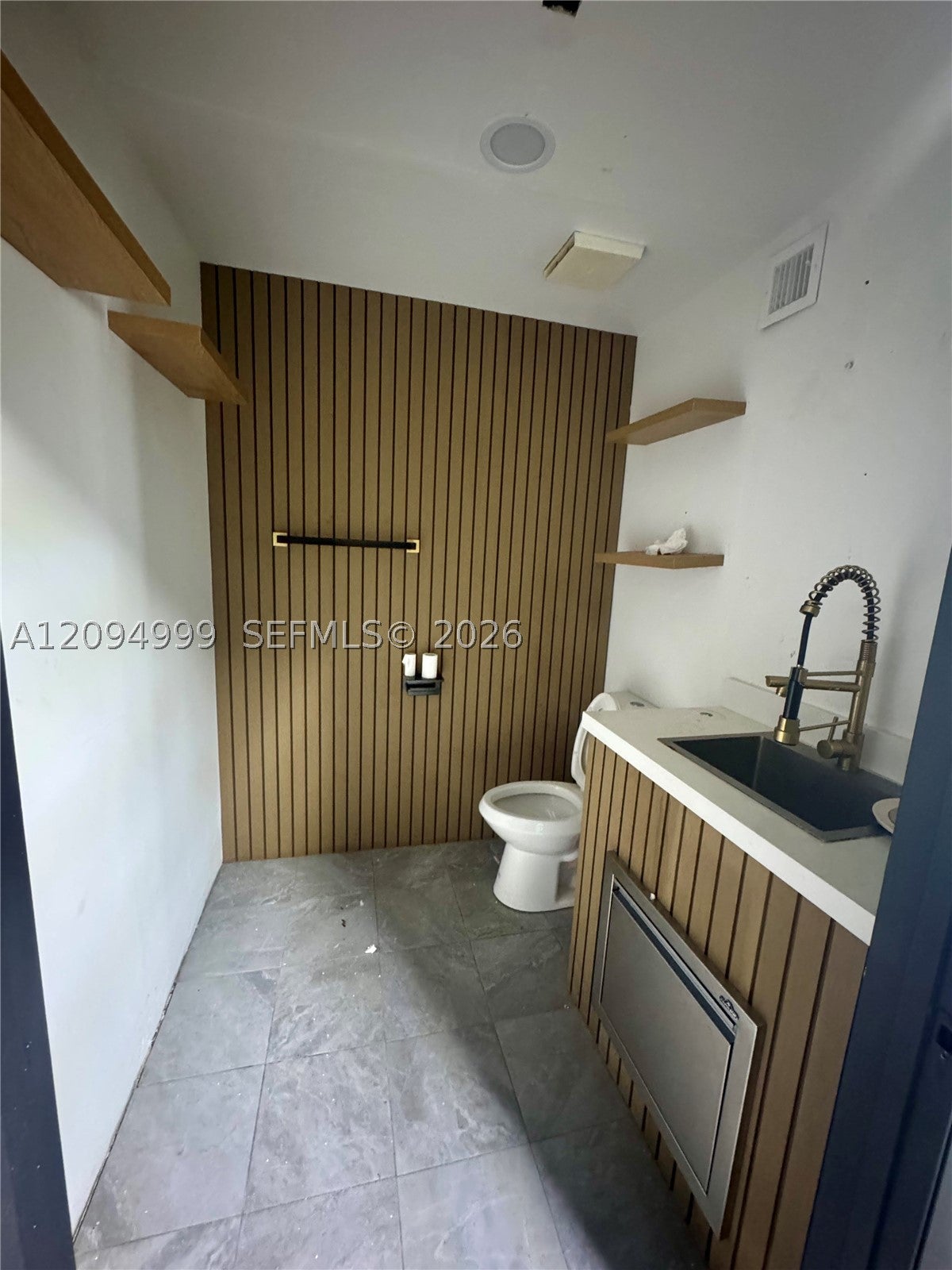 8450 NW 30th Ter 8450
