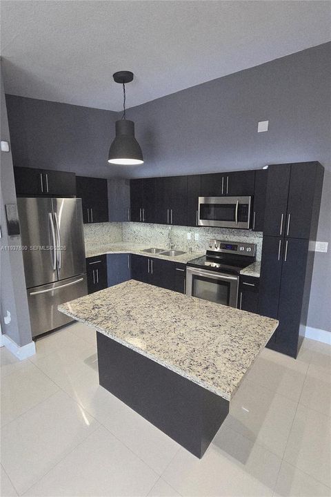 18785 NW 62nd Ave 208 Hialeah FL 33015