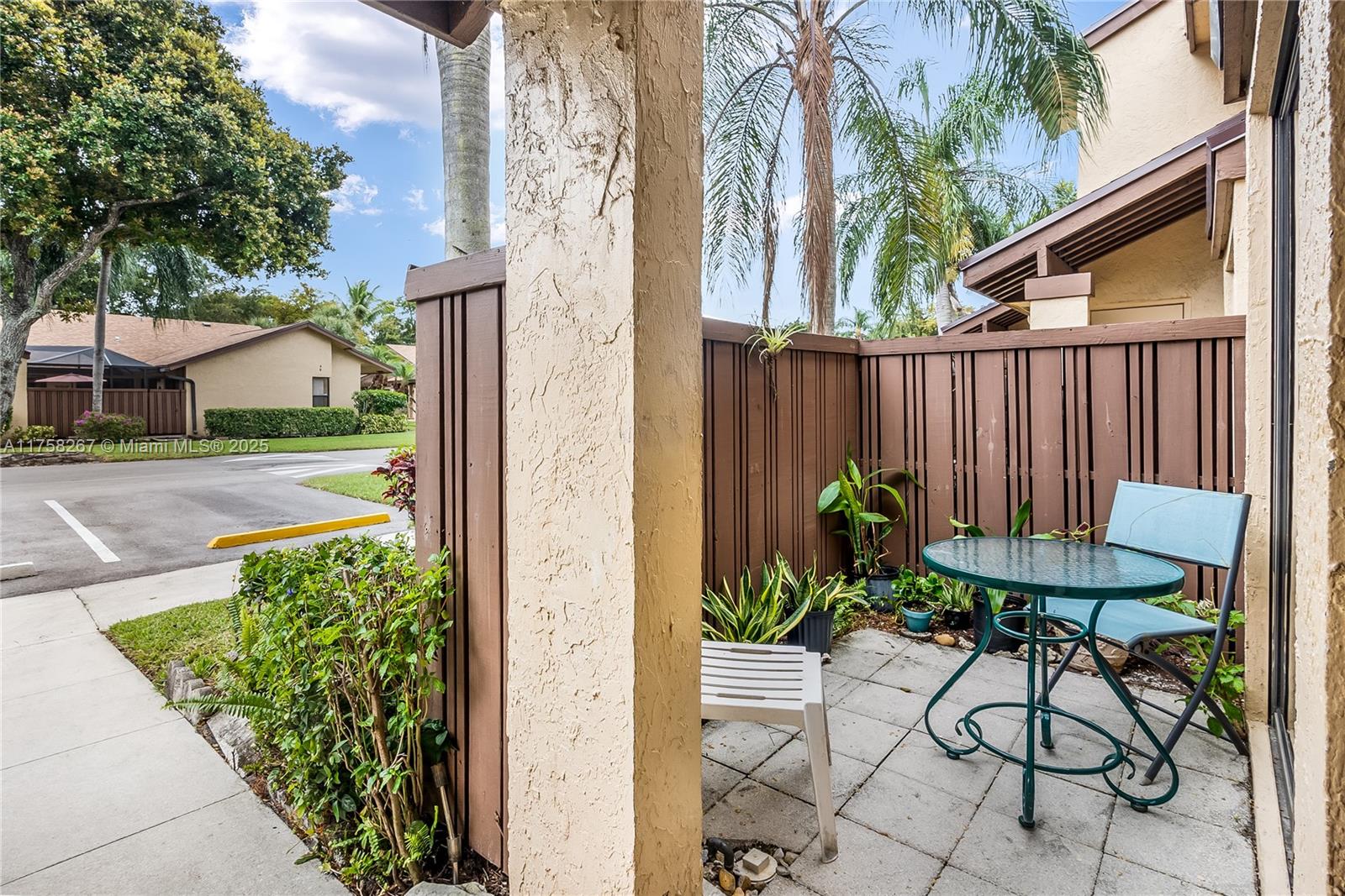 3952 Cocoplum Cir E