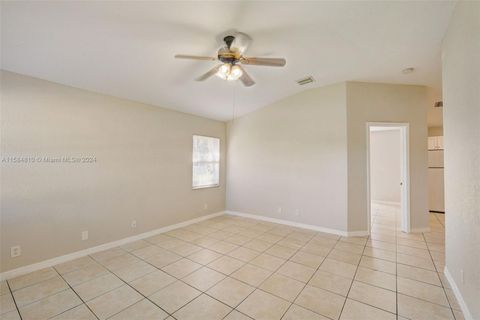 Single Family Residence in Fort Pierce FL 7902 Pacific Ave Ave 7.jpg