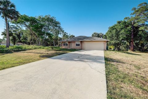 Single Family Residence in Fort Pierce FL 7902 Pacific Ave Ave 3.jpg