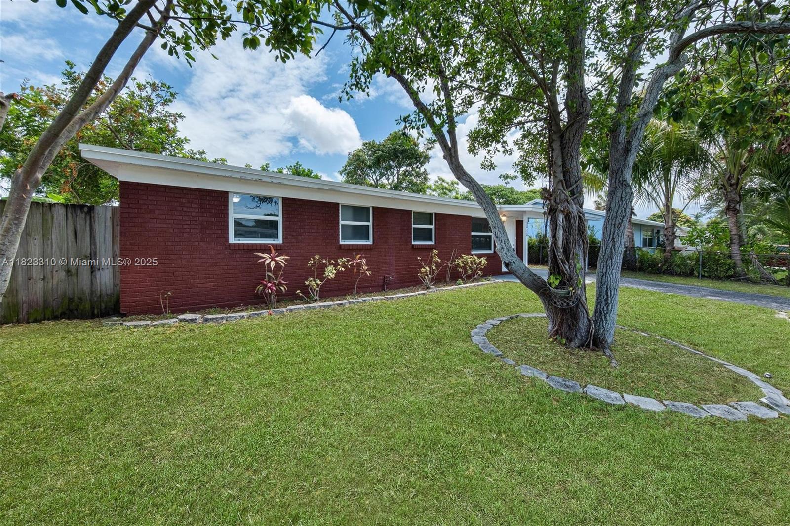 3818 Everglades Rd