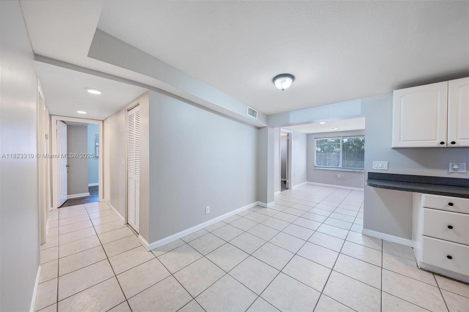 PALM BEACH CABANA COLONY - Residential
