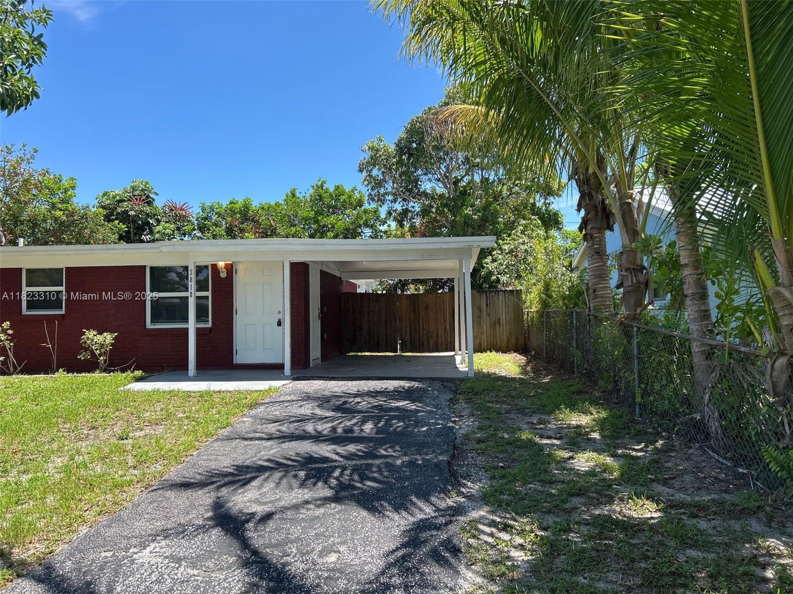 PALM BEACH CABANA COLONY - Residential
