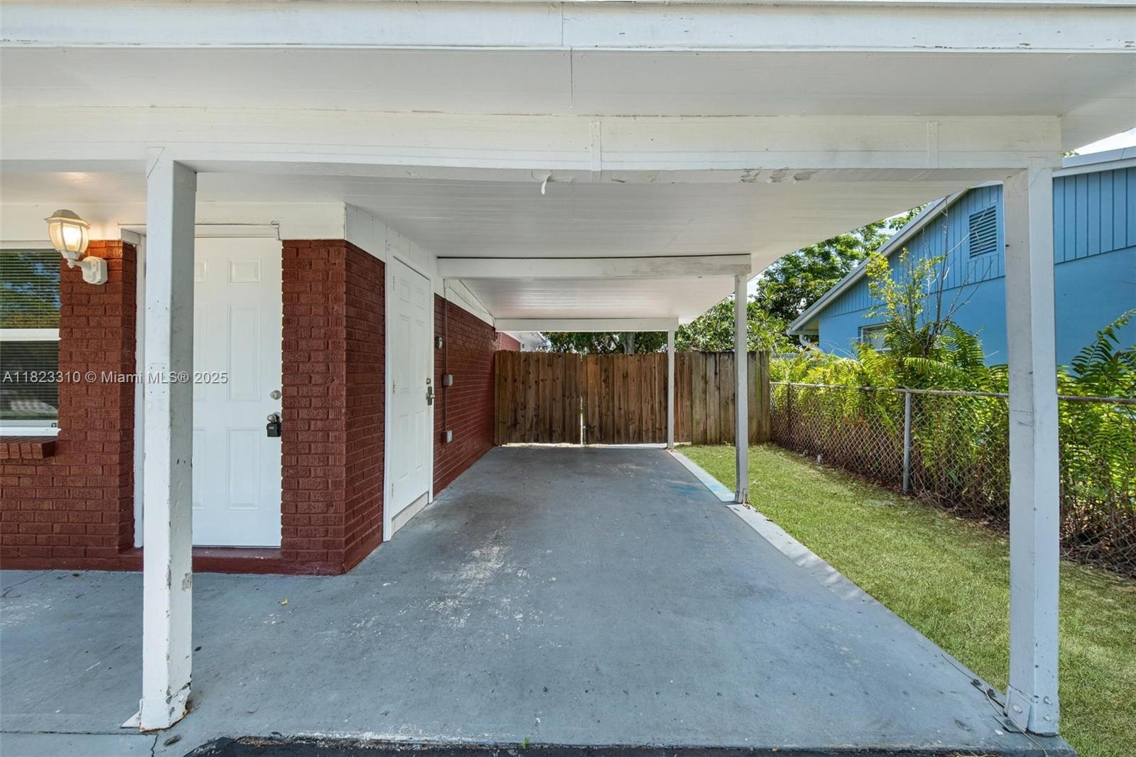 PALM BEACH CABANA COLONY - Residential