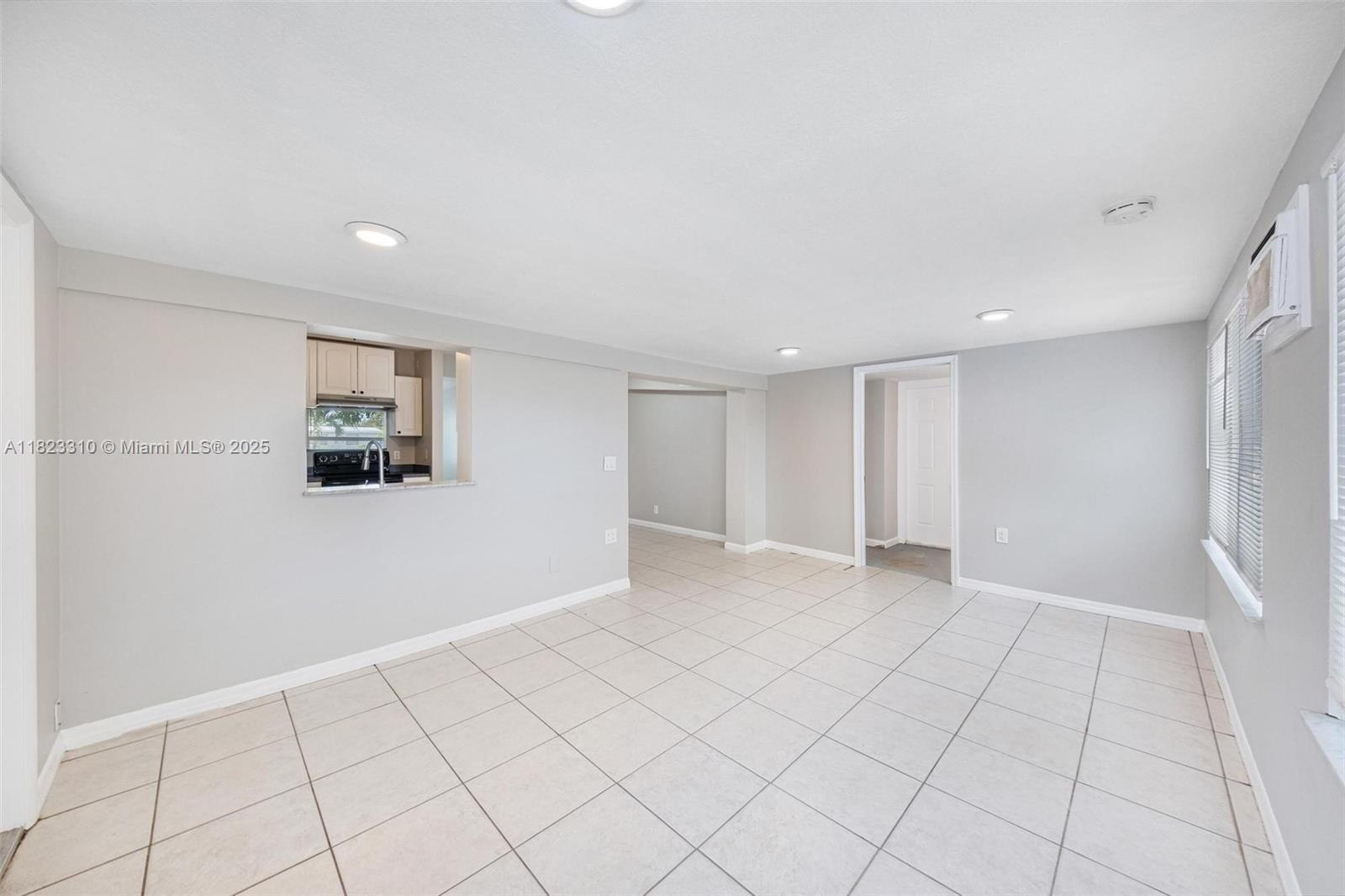 PALM BEACH CABANA COLONY - Residential