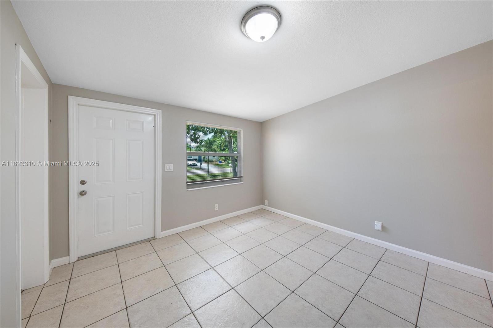PALM BEACH CABANA COLONY - Residential