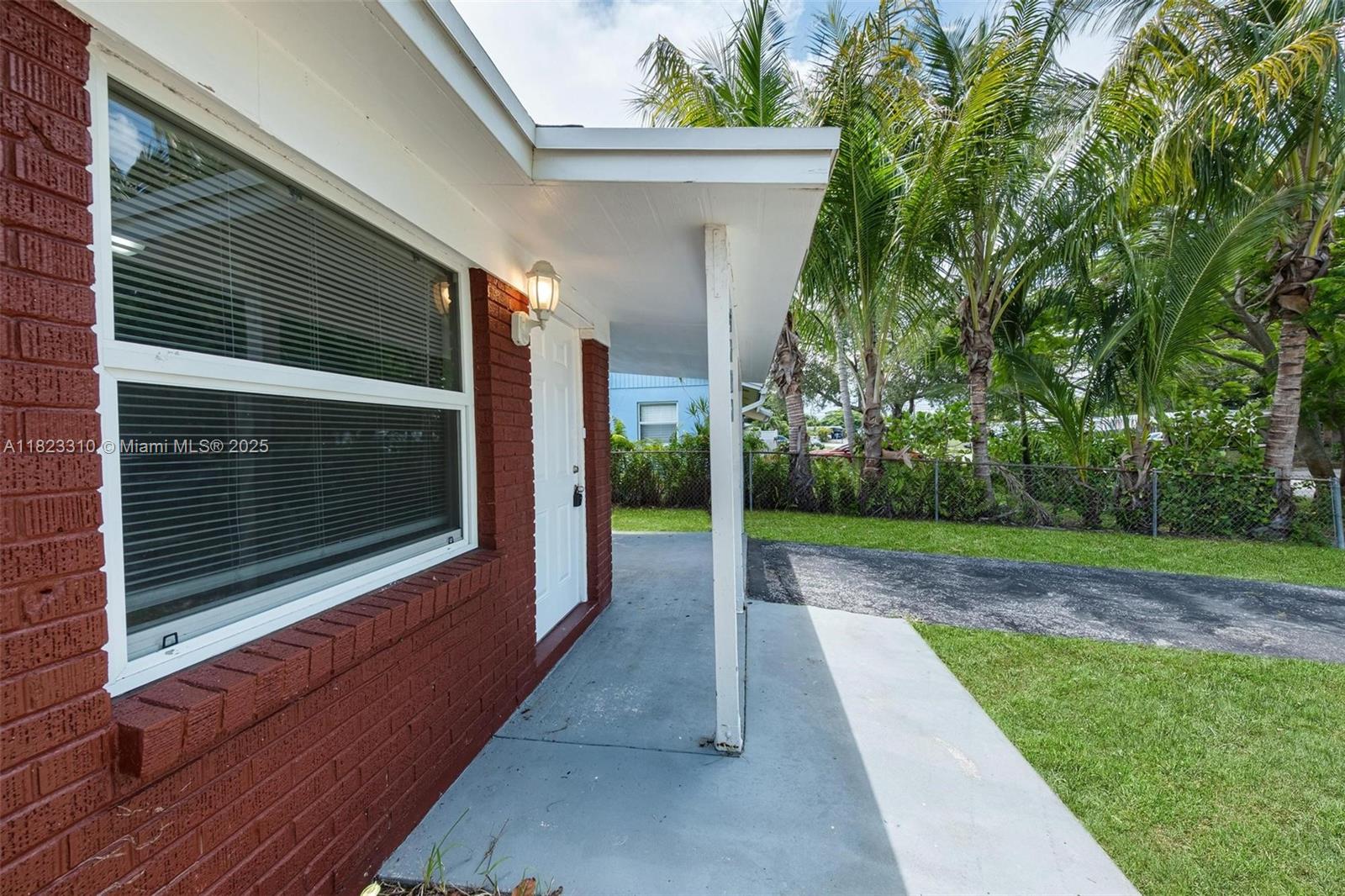 PALM BEACH CABANA COLONY - Residential