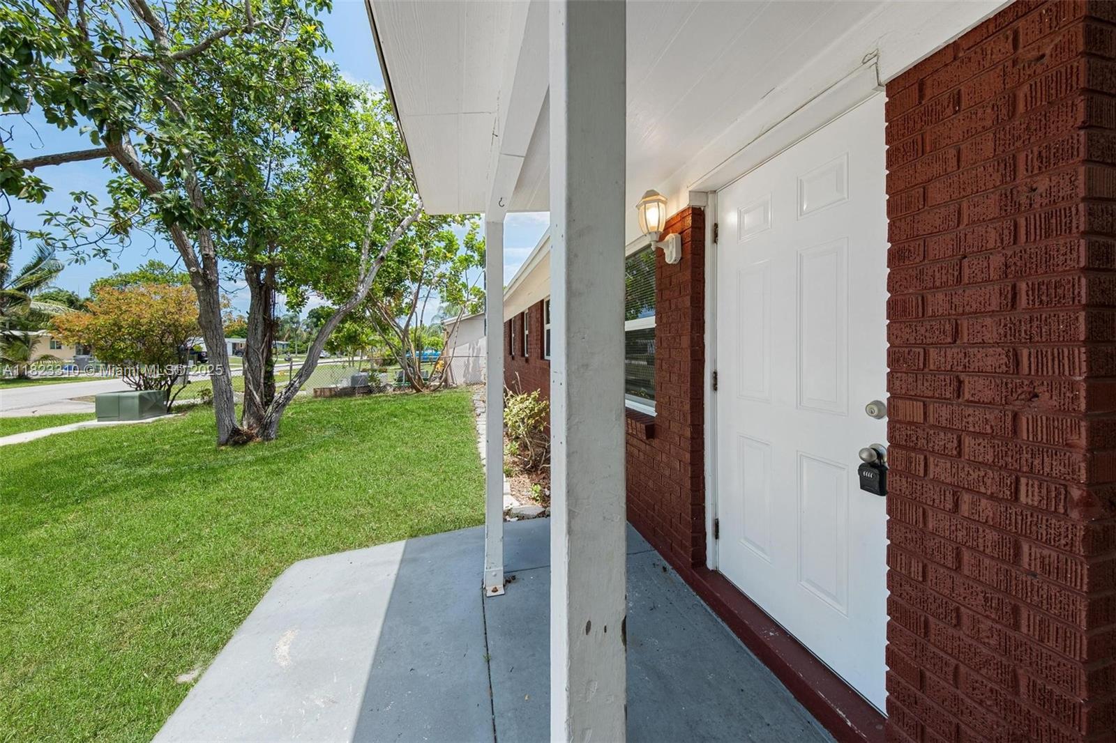 PALM BEACH CABANA COLONY - Residential