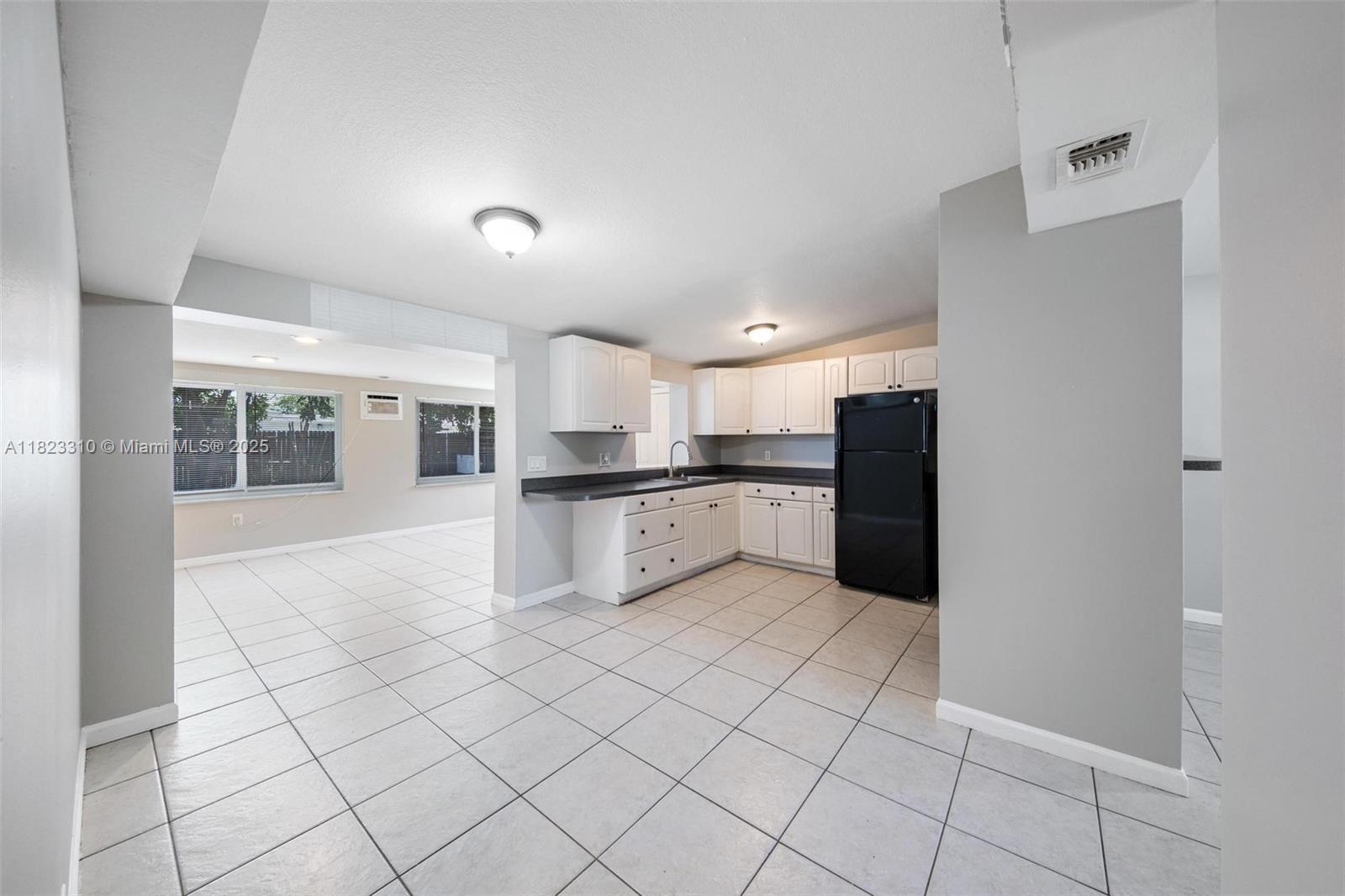 PALM BEACH CABANA COLONY - Residential