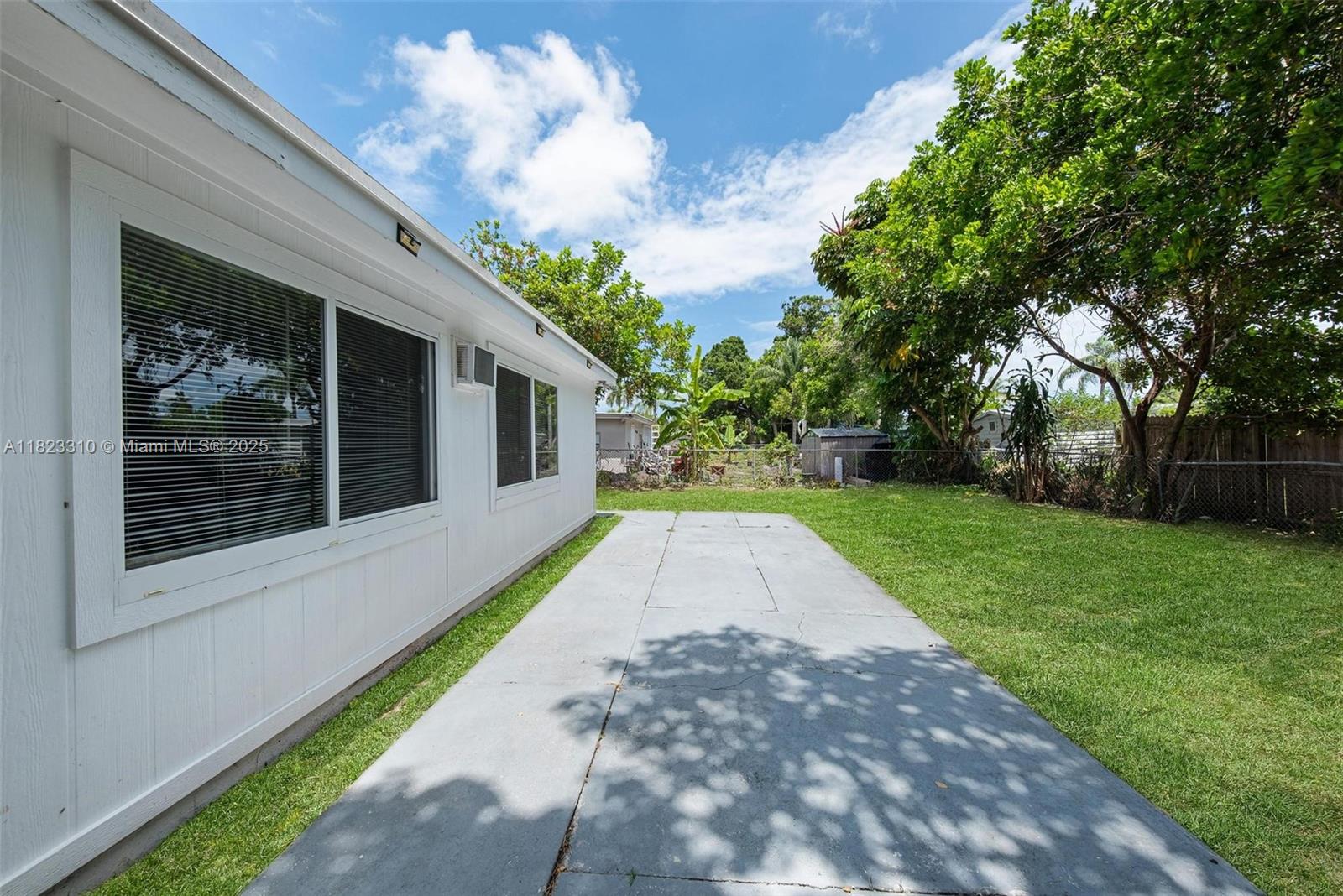 PALM BEACH CABANA COLONY - Residential