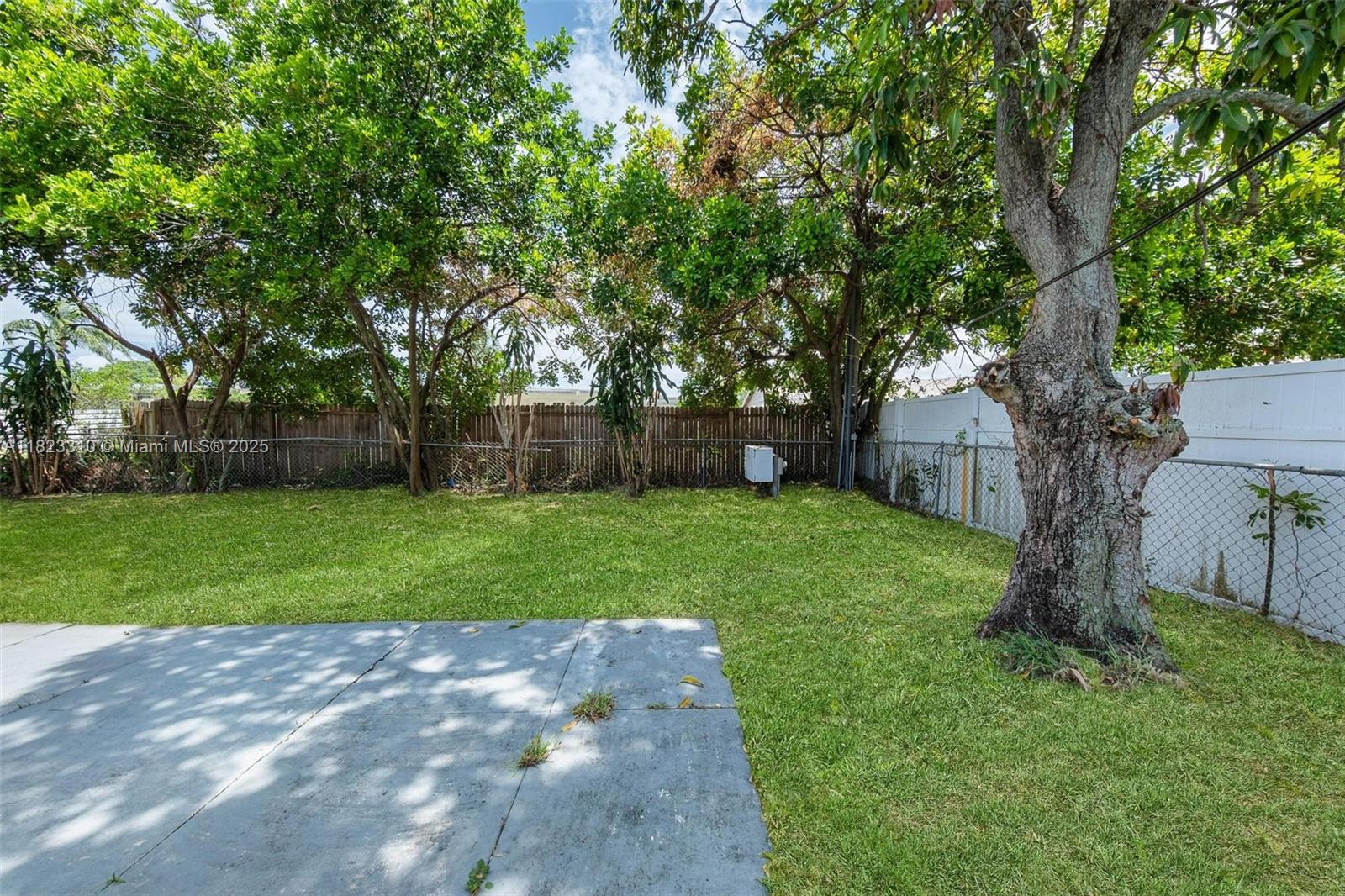PALM BEACH CABANA COLONY - Residential