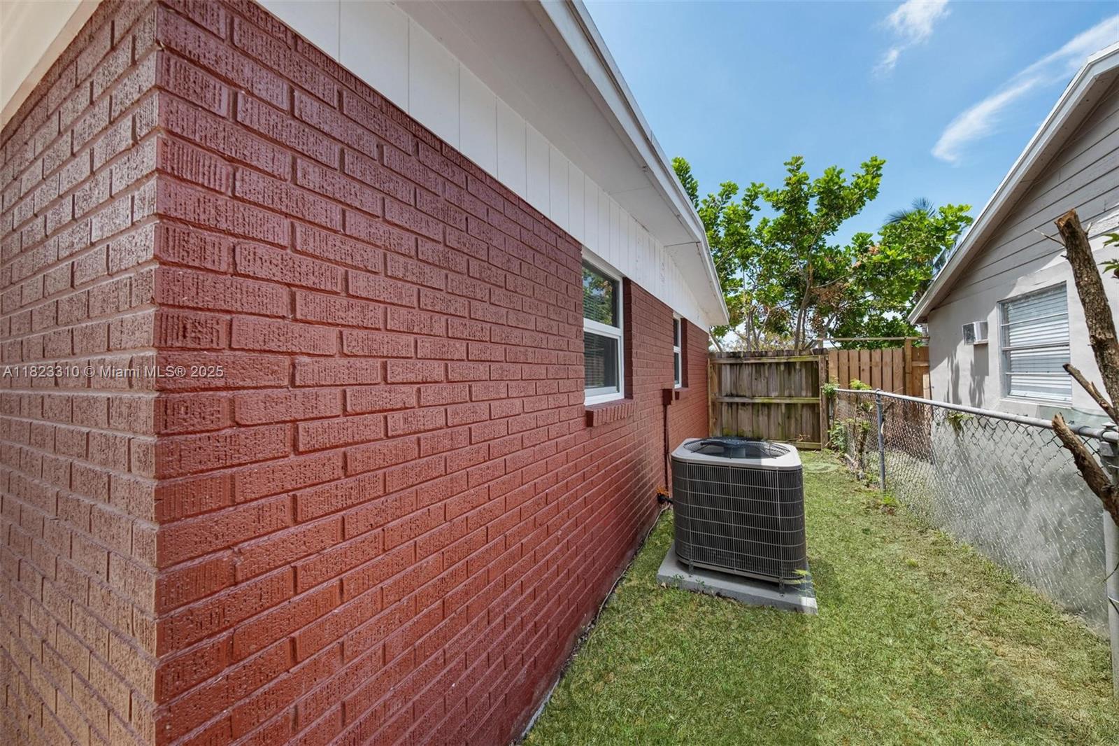 PALM BEACH CABANA COLONY - Residential