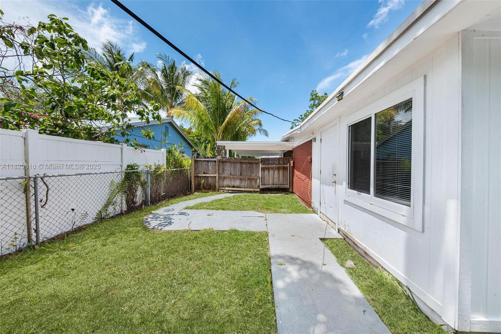 PALM BEACH CABANA COLONY - Residential