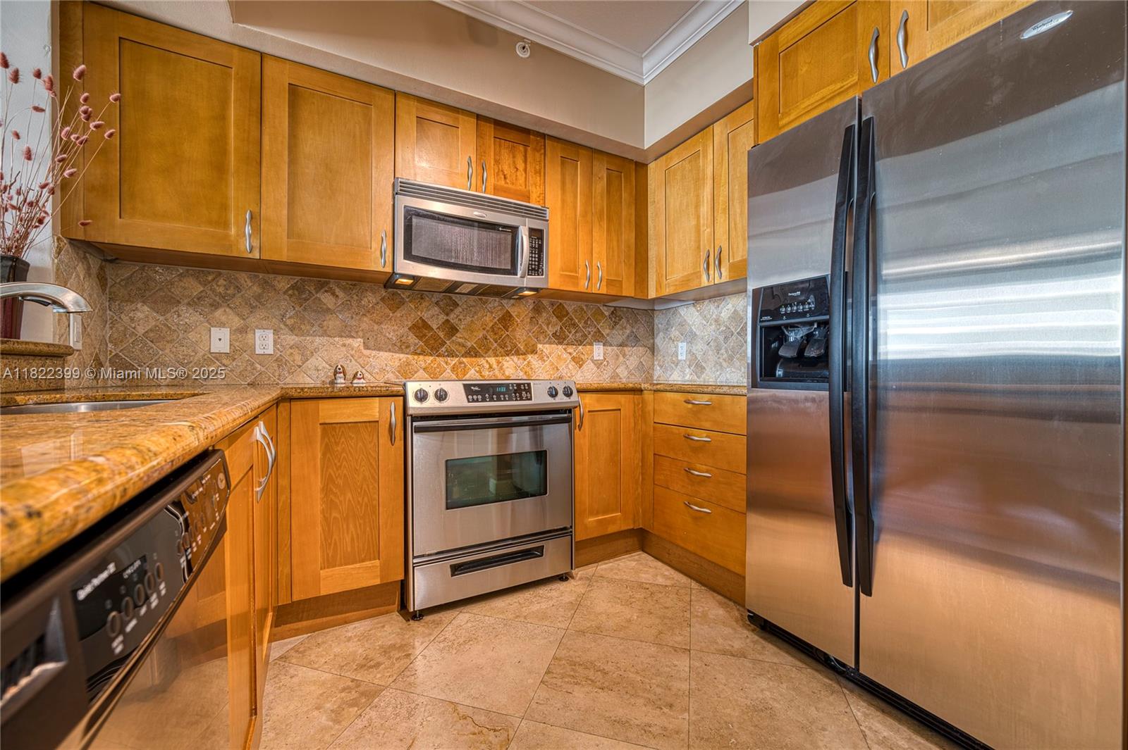 DUO CONDOMINIUM EAST - Residential
