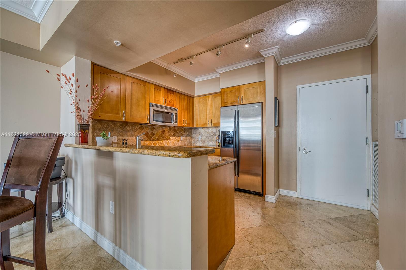 DUO CONDOMINIUM EAST - Residential