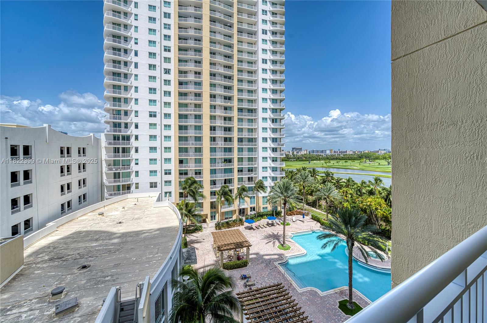 DUO CONDOMINIUM EAST - Residential