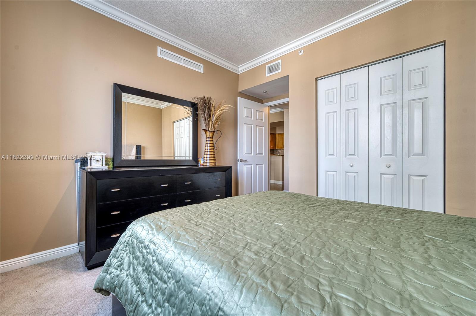 DUO CONDOMINIUM EAST - Residential