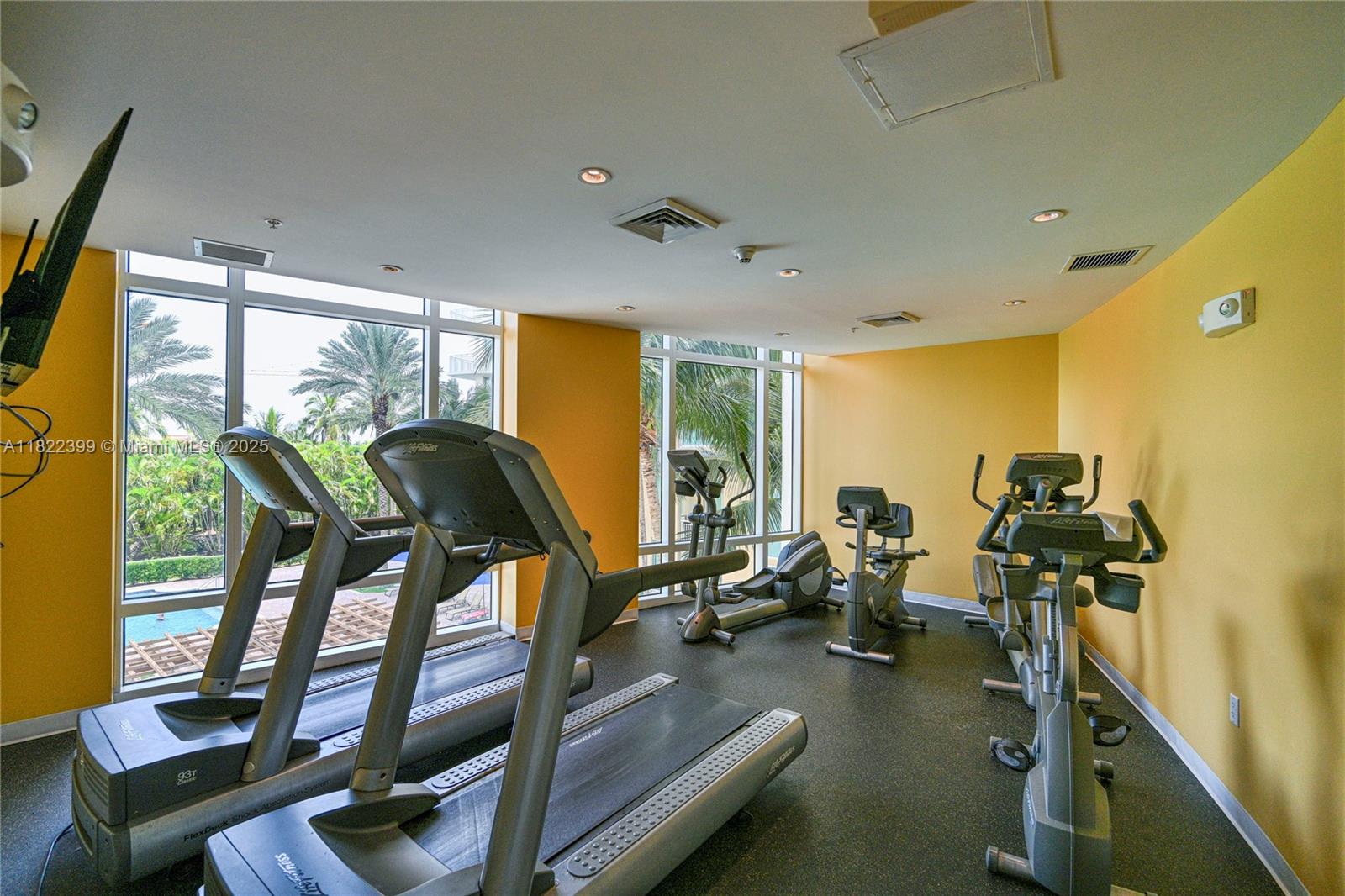 DUO CONDOMINIUM EAST - Residential