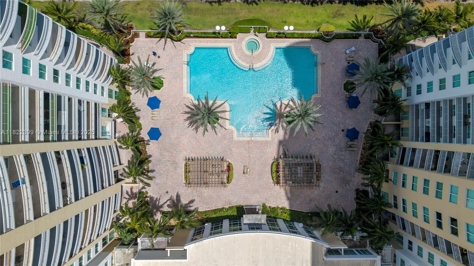 DUO CONDOMINIUM EAST - Residential