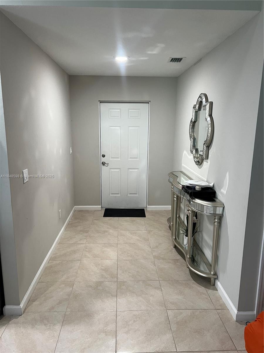 PORT ST LUCIE SECTION 18 - Residential Lease