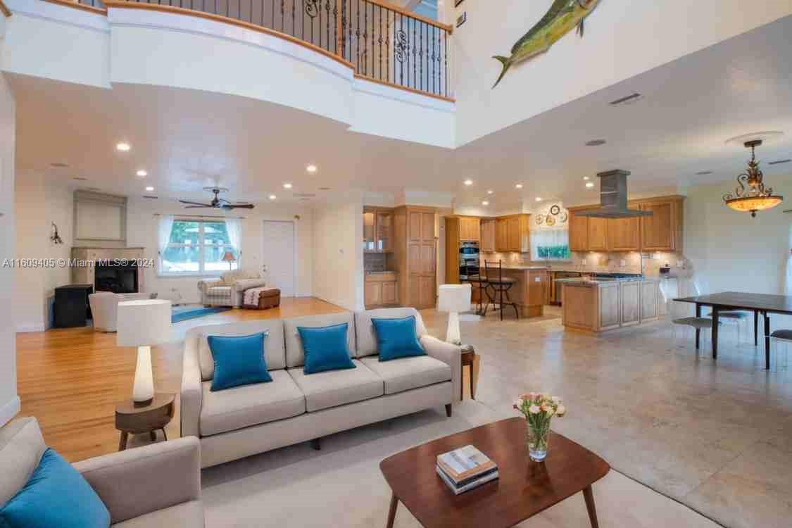 Broadview Manor - Residential