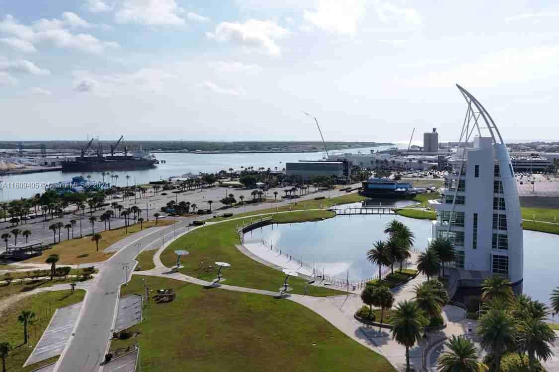 Broadview Manor - Residential